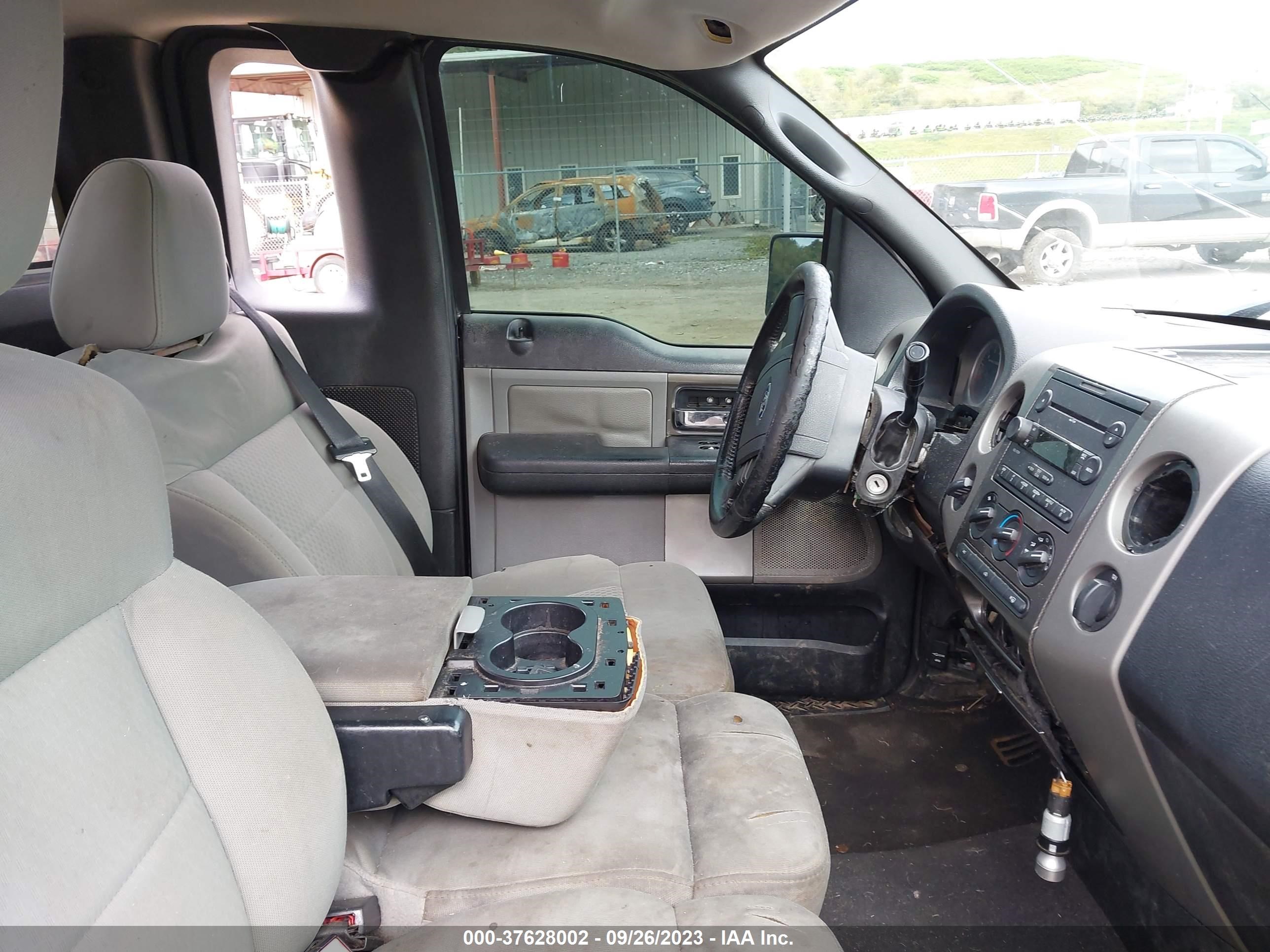 Photo 4 VIN: 1FTRF14V07KC39158 - FORD F-150 