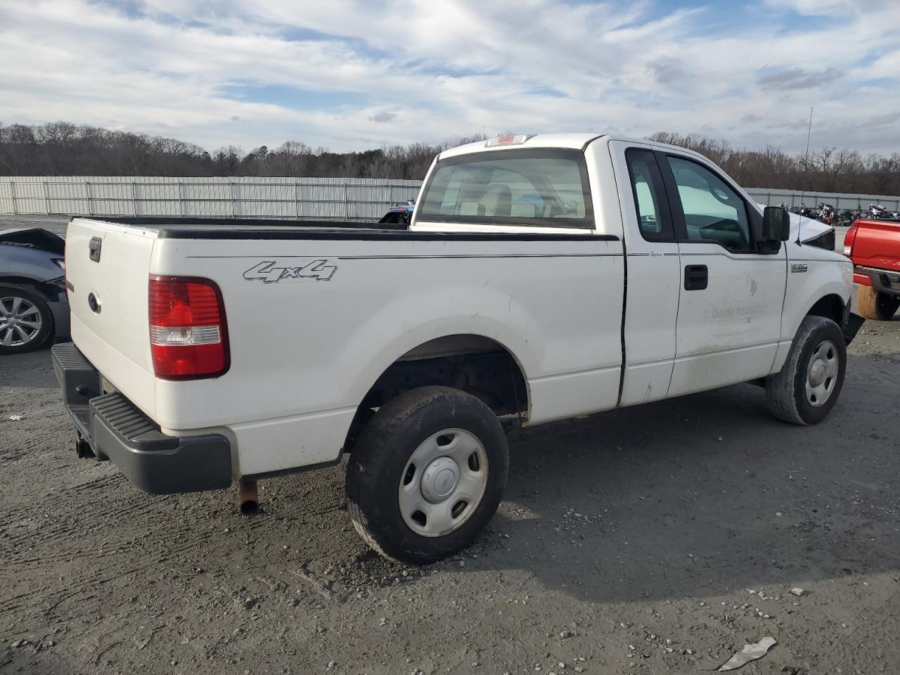 Photo 2 VIN: 1FTRF14V76NB24375 - FORD F-150 