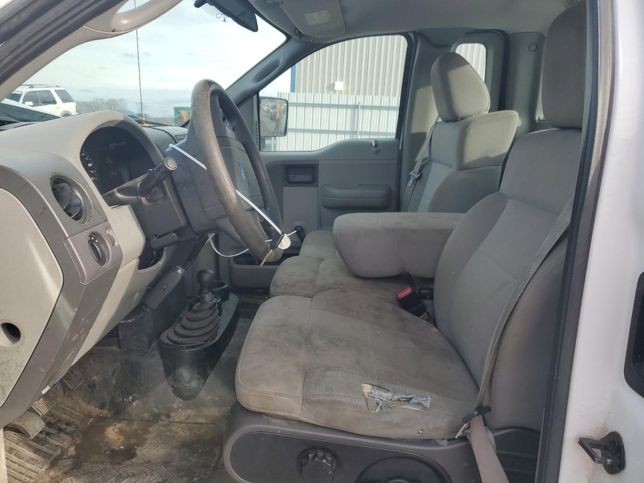 Photo 6 VIN: 1FTRF14V76NB24375 - FORD F-150 