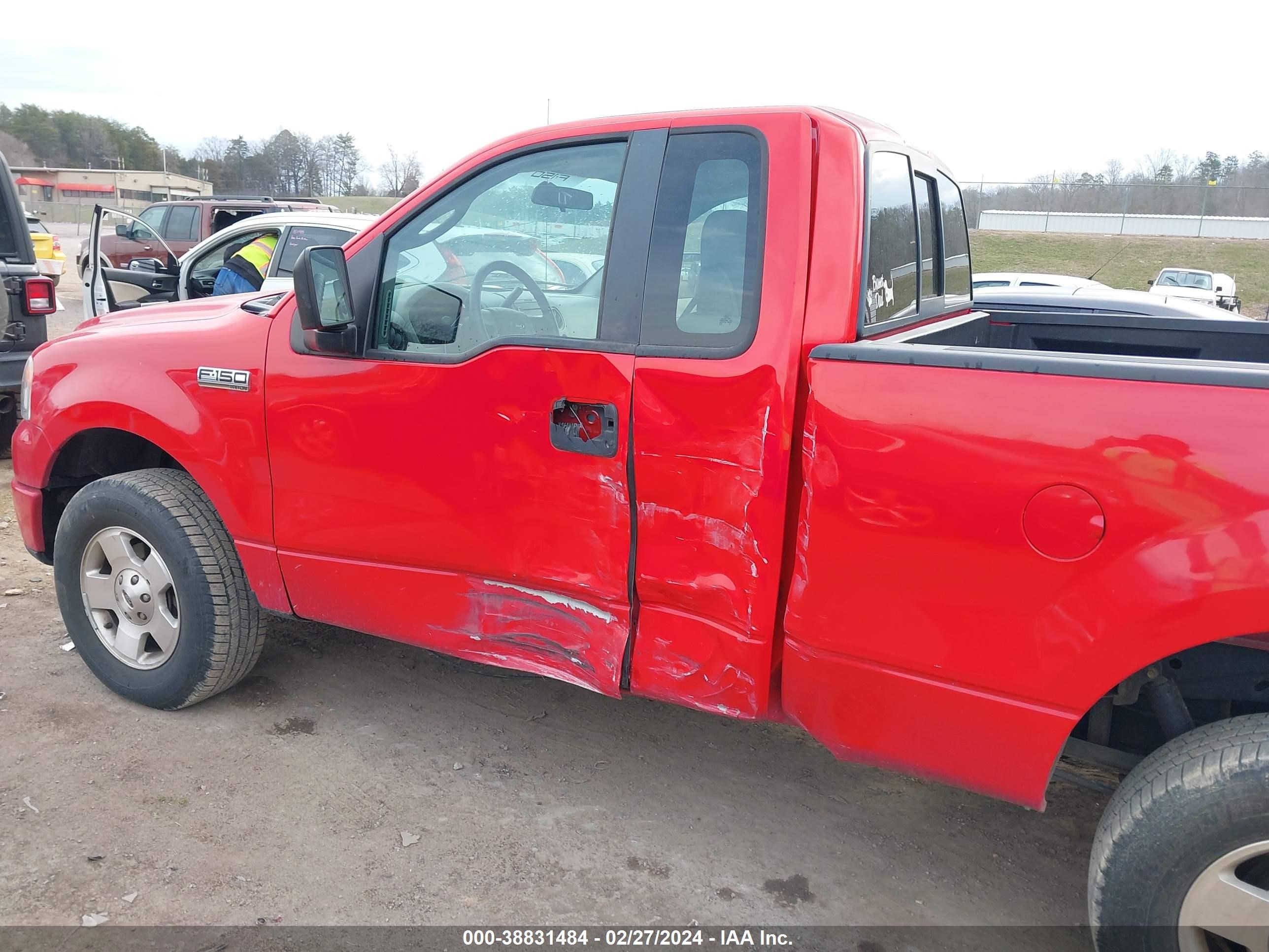 Photo 5 VIN: 1FTRF14W07NA42689 - FORD F-150 