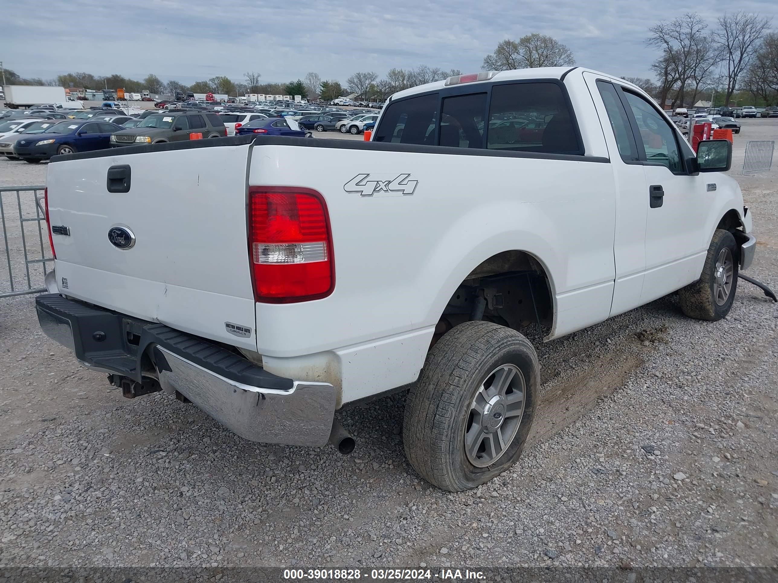 Photo 3 VIN: 1FTRF14W16NB84483 - FORD F-150 