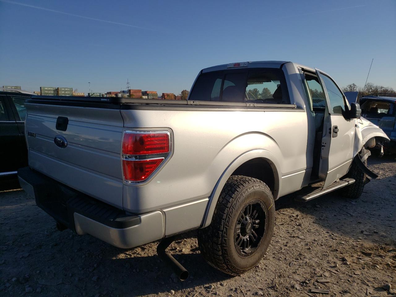 Photo 3 VIN: 1FTRF14W49KA74016 - FORD F150 