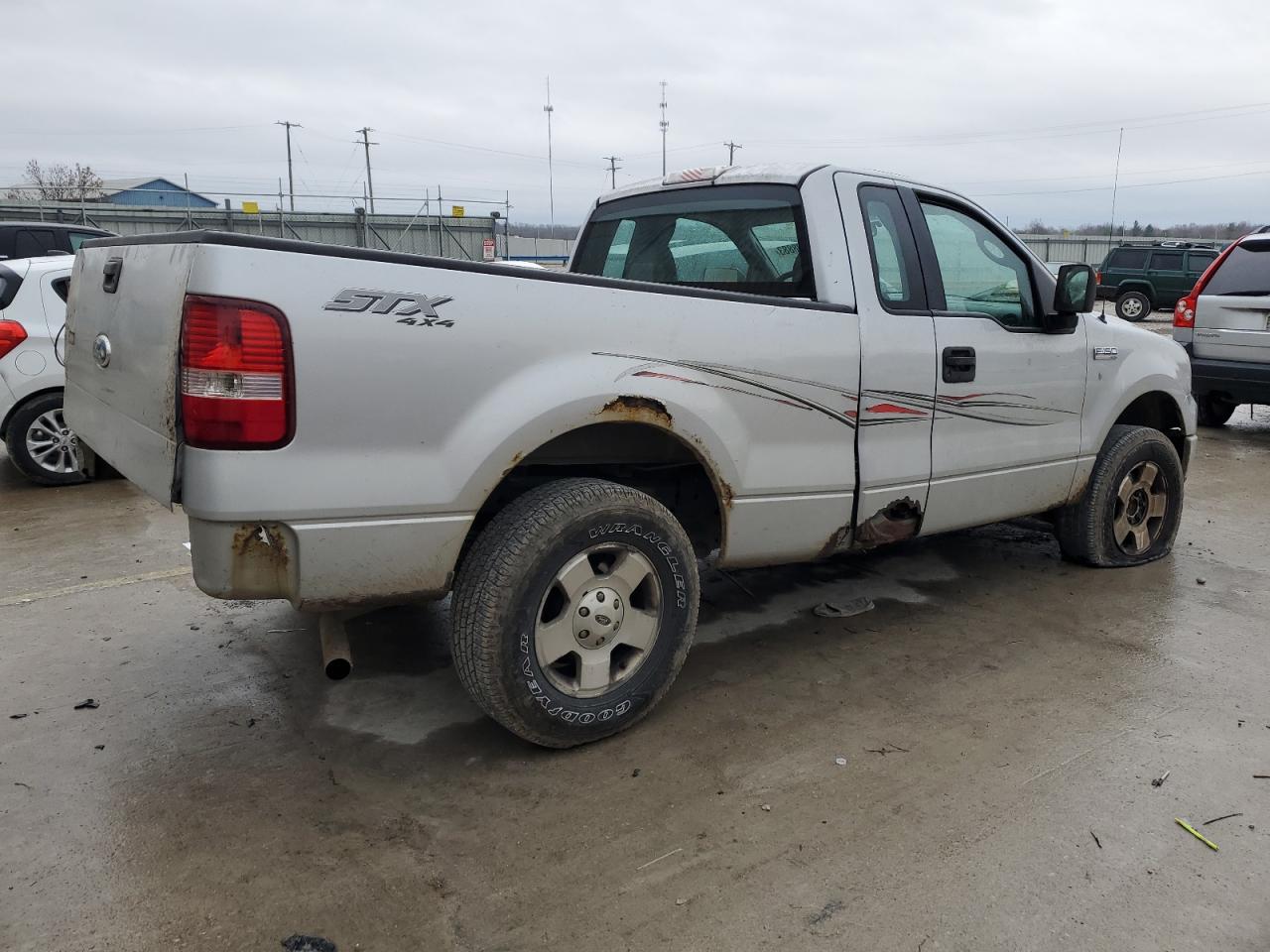 Photo 2 VIN: 1FTRF14W76KB41607 - FORD F-150 