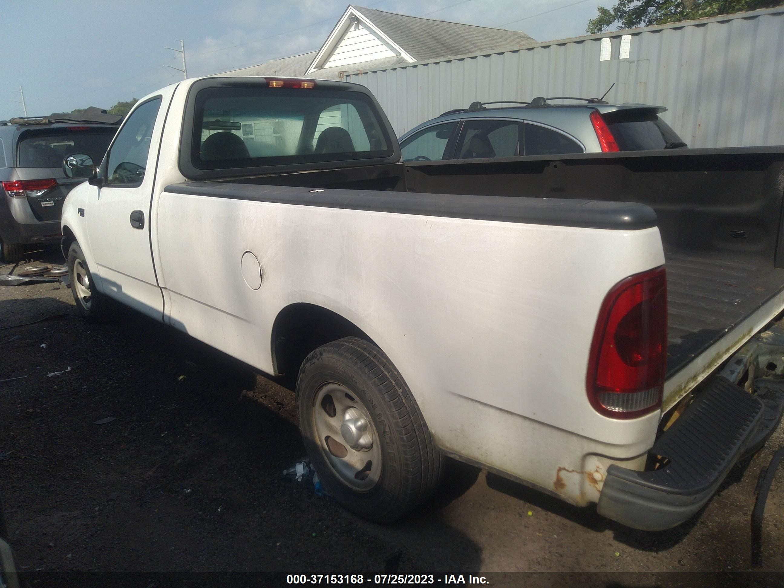 Photo 2 VIN: 1FTRF17222NB98122 - FORD F-150 