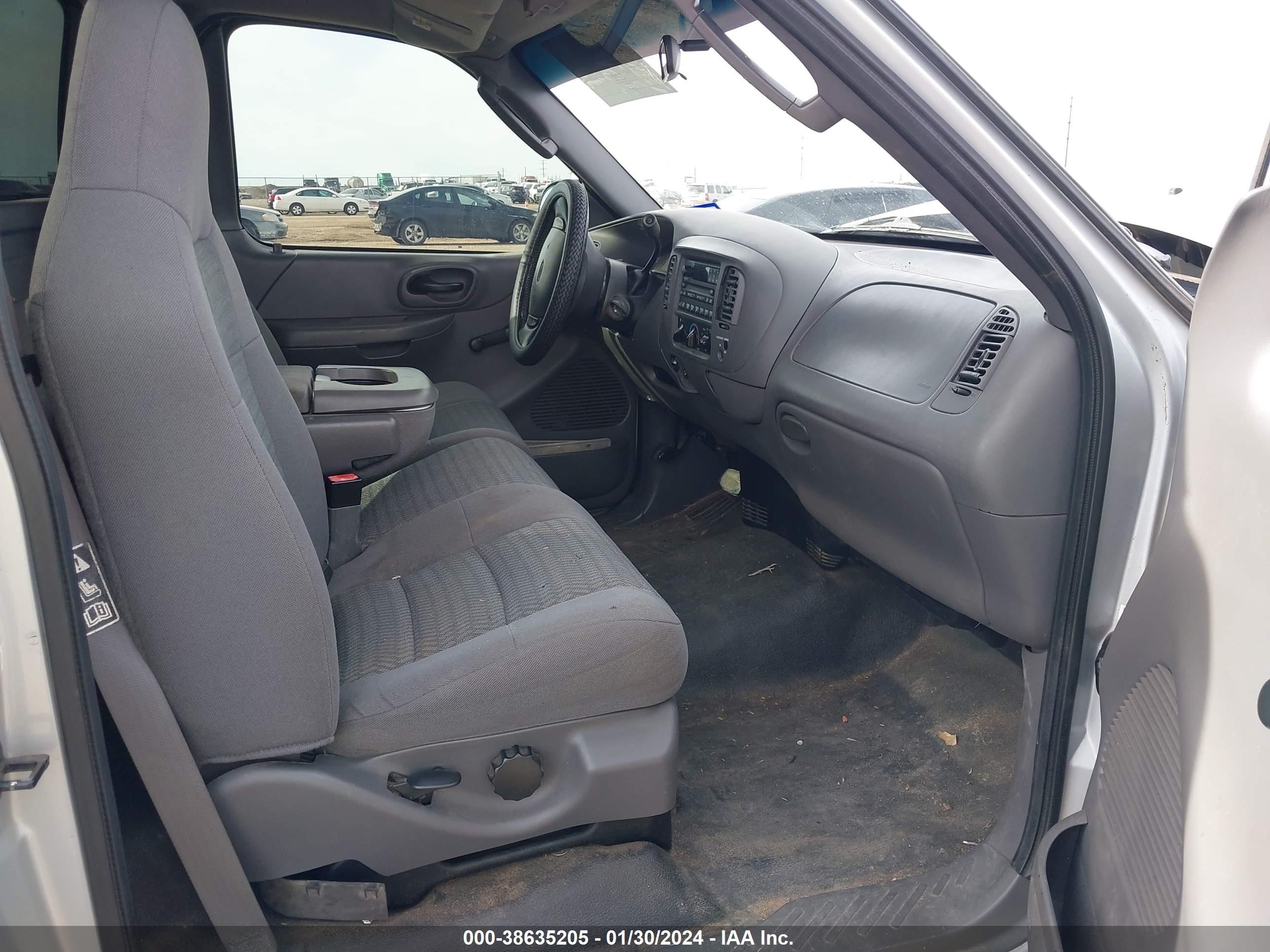 Photo 4 VIN: 1FTRF17262NB50378 - FORD F-150 