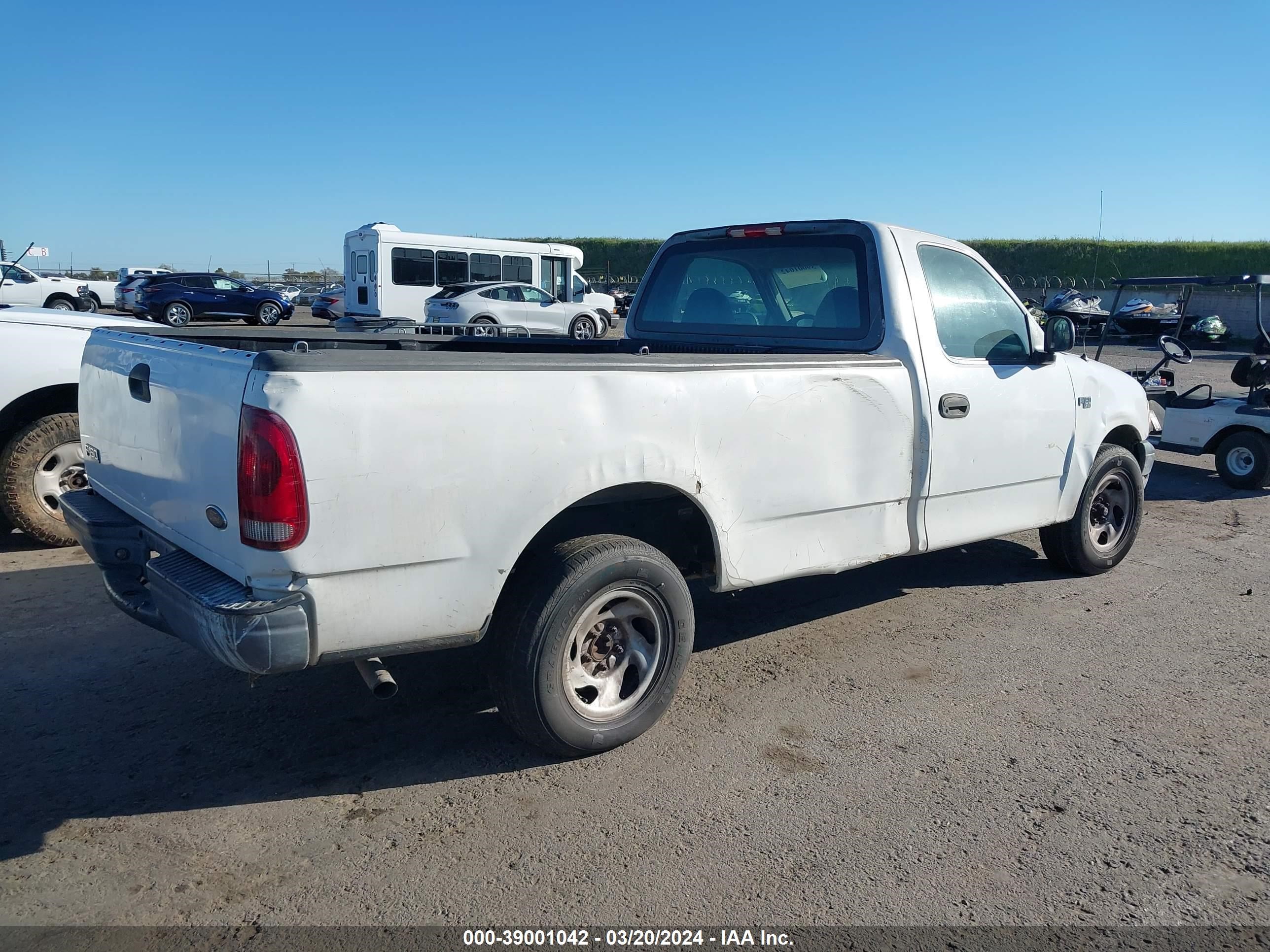 Photo 3 VIN: 1FTRF17272NB92803 - FORD F-150 