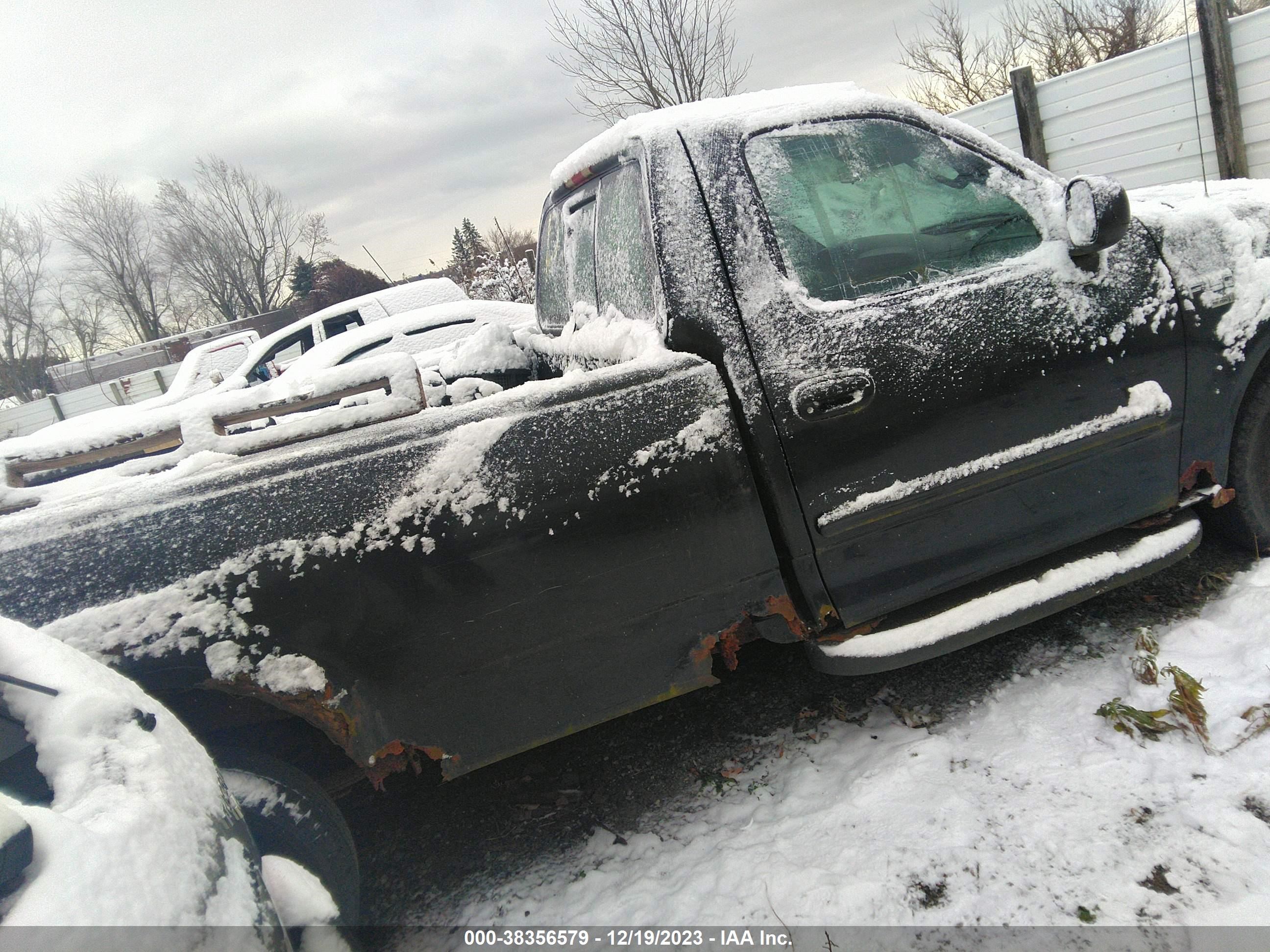 Photo 3 VIN: 1FTRF17L43NB61020 - FORD F-150 