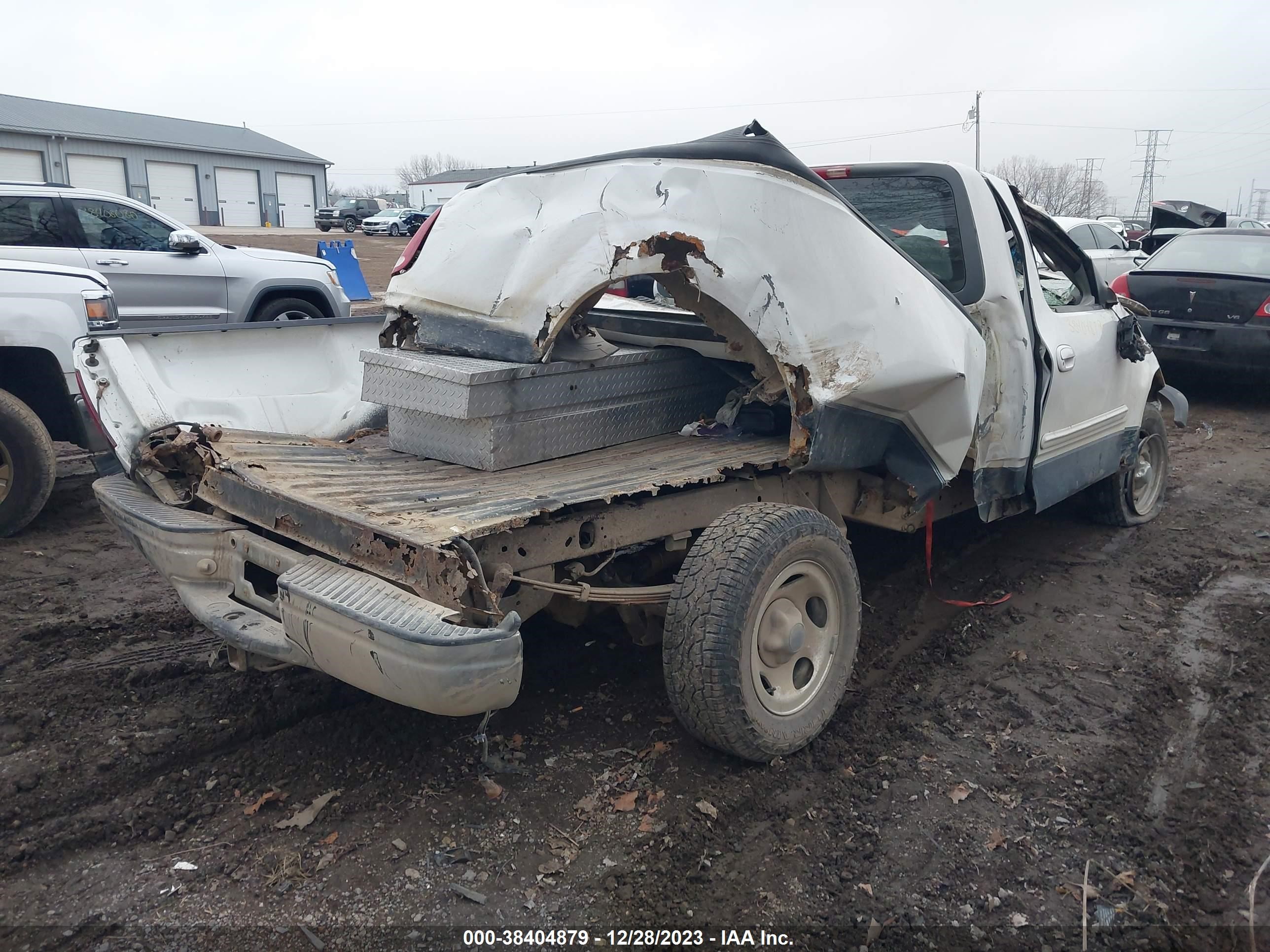 Photo 3 VIN: 1FTRF17W1YNB10351 - FORD F-150 