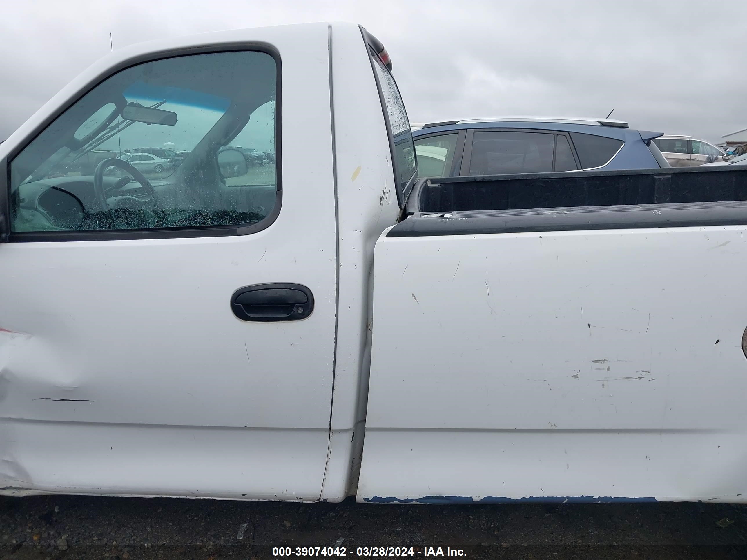 Photo 13 VIN: 1FTRF17W92NB03025 - FORD F-150 