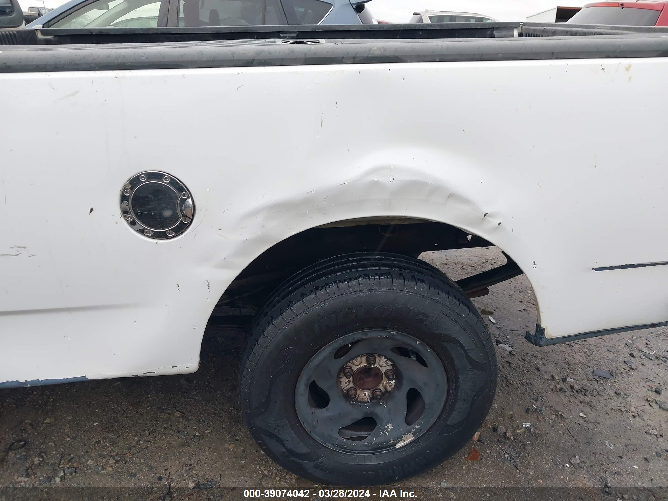 Photo 17 VIN: 1FTRF17W92NB03025 - FORD F-150 