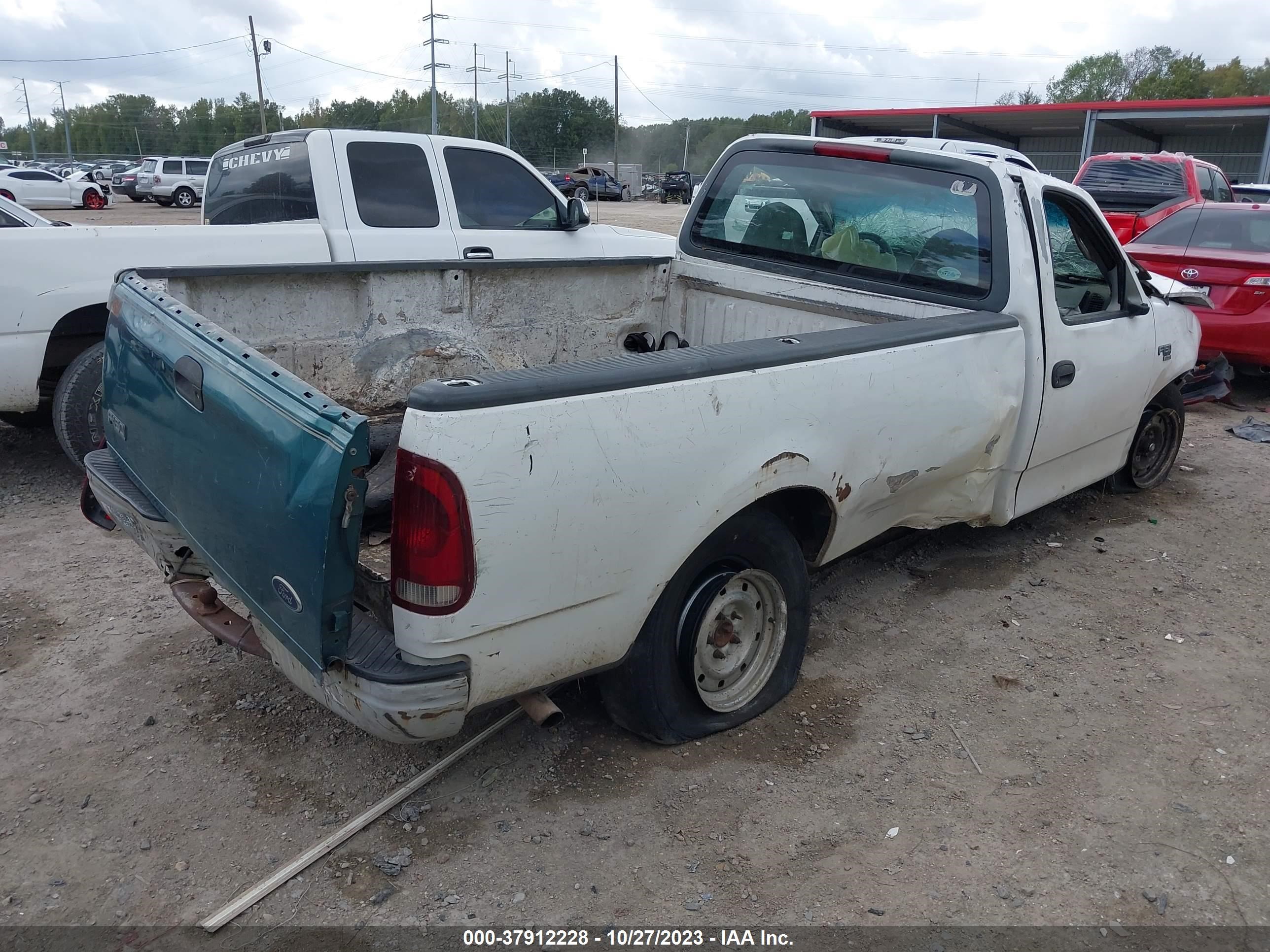 Photo 3 VIN: 1FTRF17W9XNB31429 - FORD F-150 