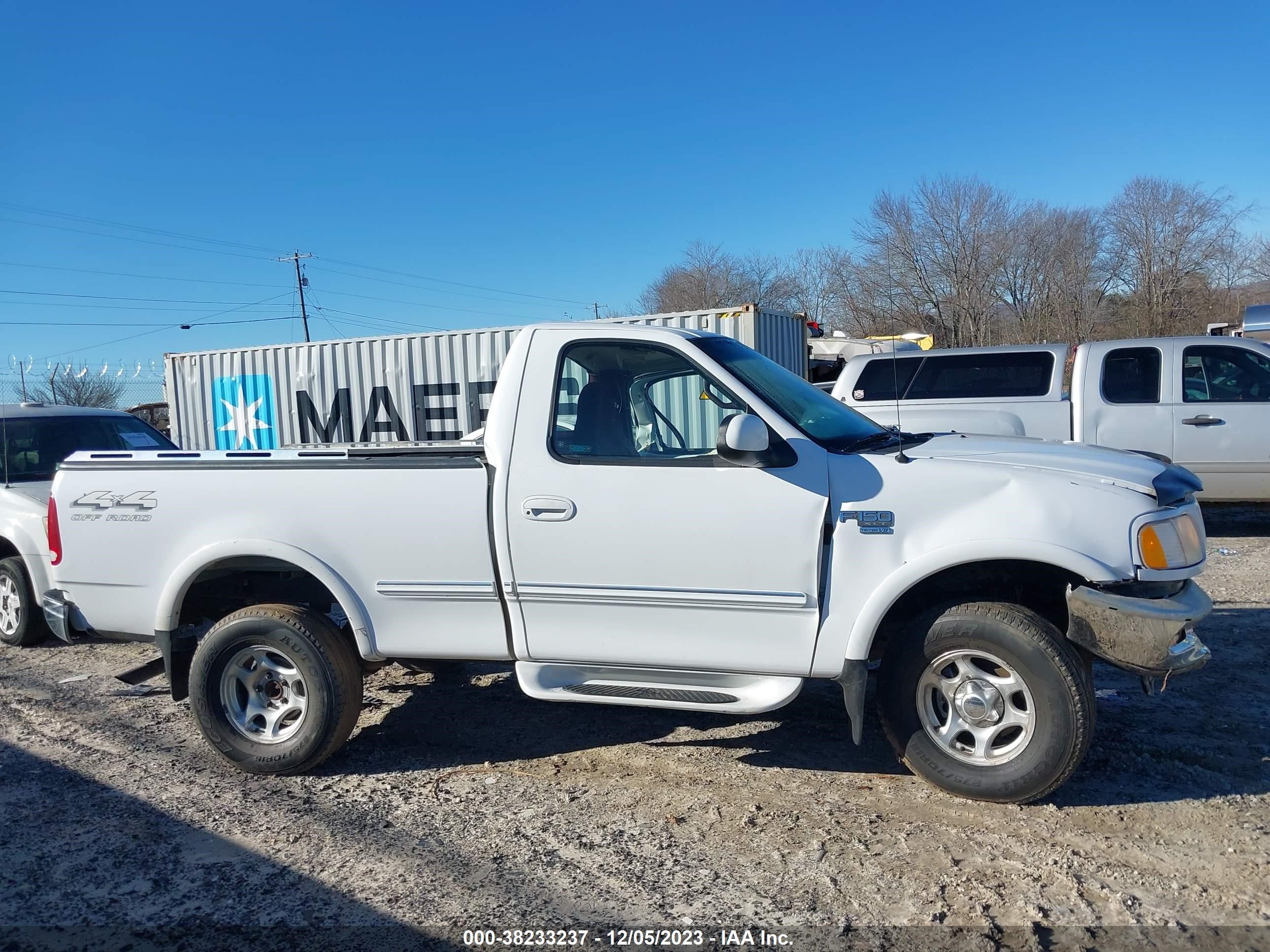 Photo 12 VIN: 1FTRF18L2WNB15737 - FORD F-150 