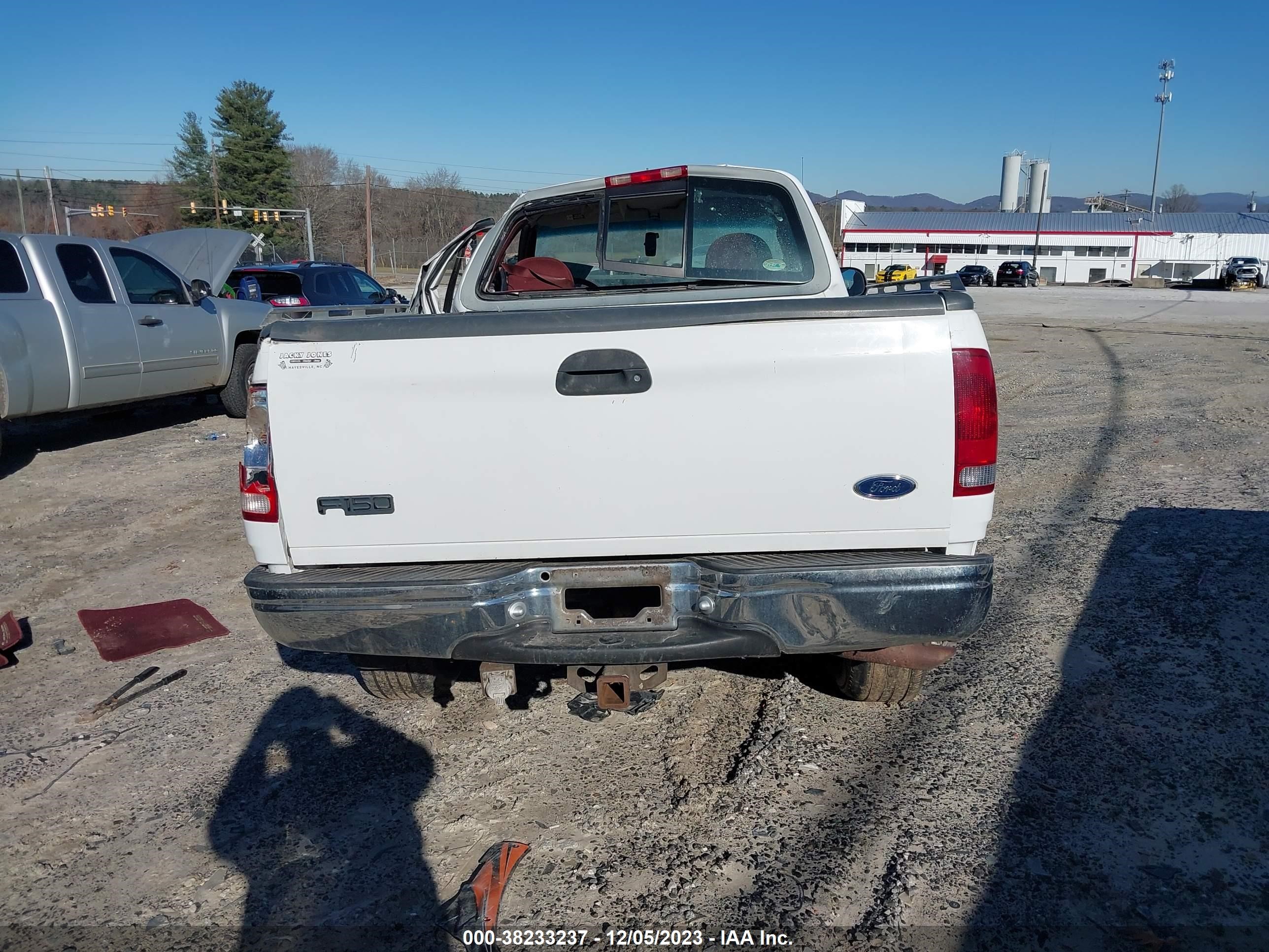 Photo 15 VIN: 1FTRF18L2WNB15737 - FORD F-150 