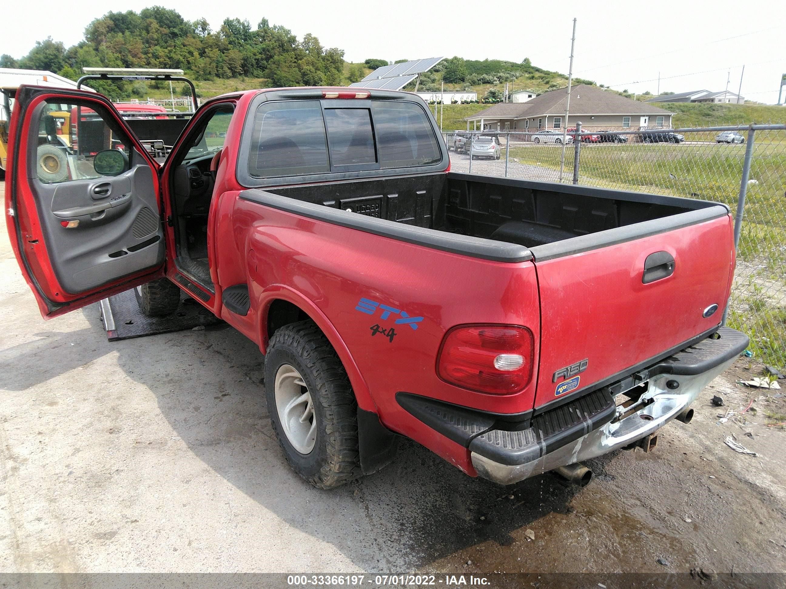 Photo 1 VIN: 1FTRF18W6YNA87907 - FORD F-150 