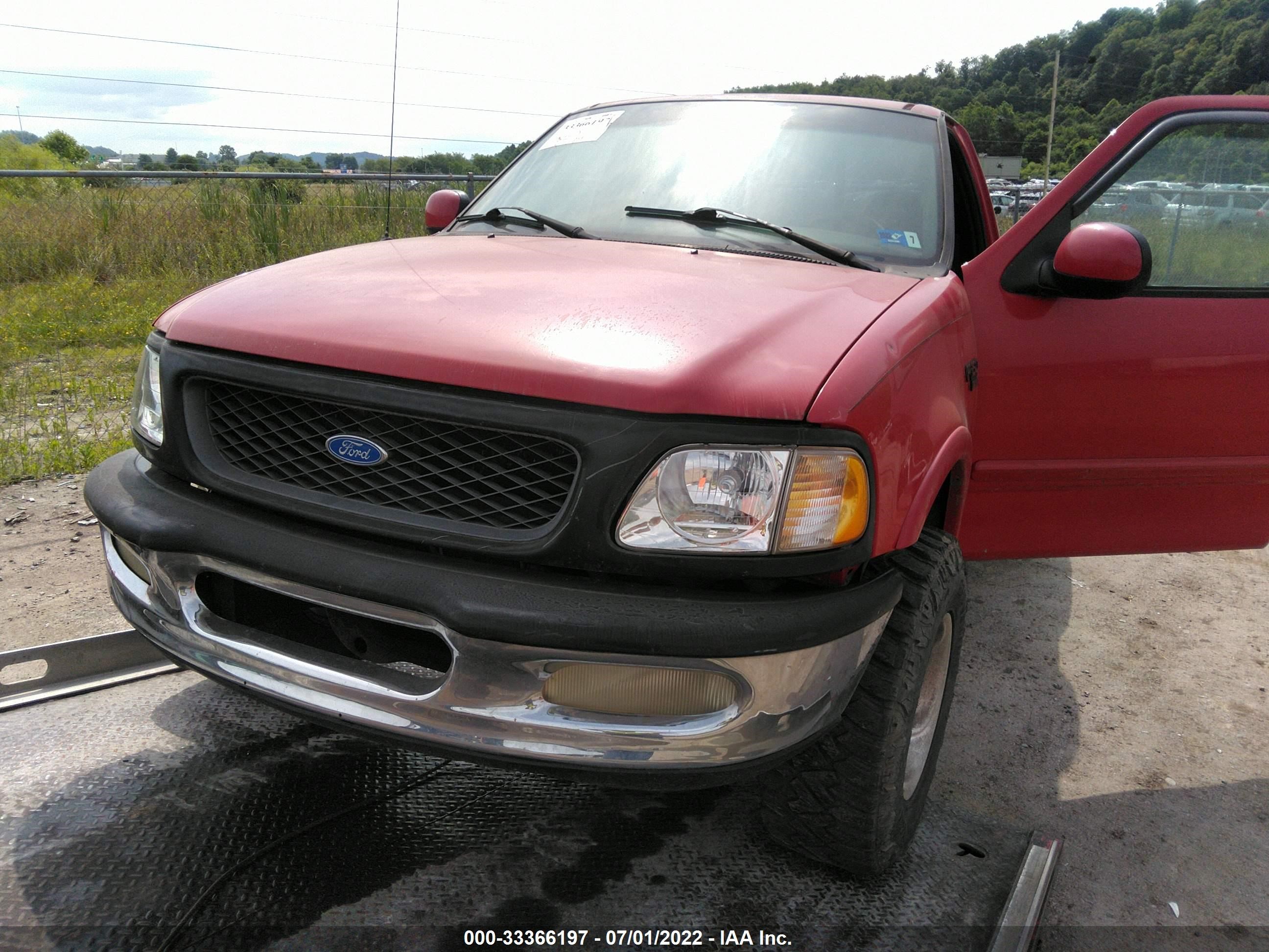 Photo 3 VIN: 1FTRF18W6YNA87907 - FORD F-150 