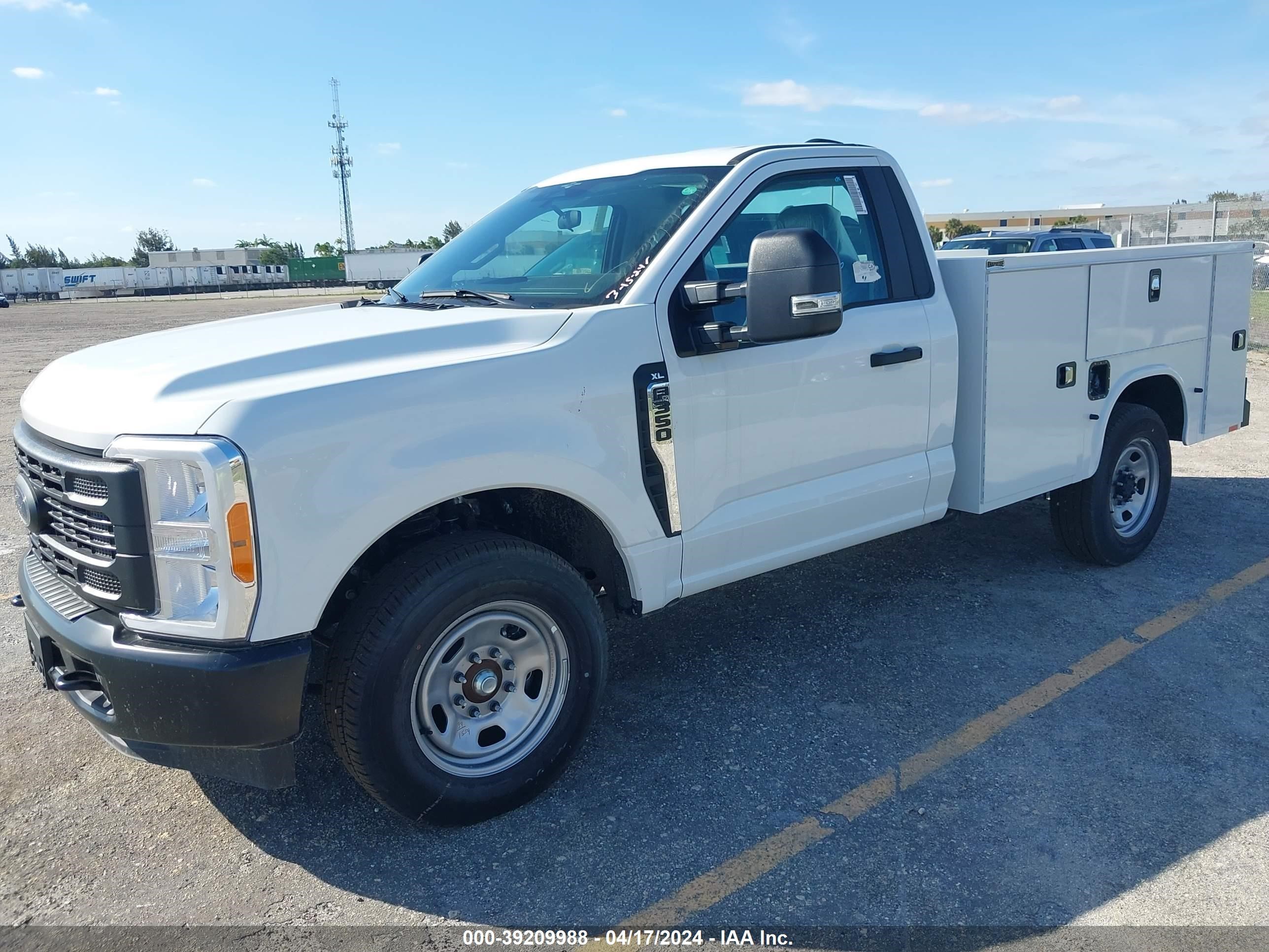 Photo 1 VIN: 1FTRF3AA0PEC36160 - FORD F350 