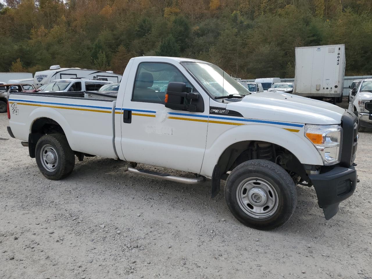 Photo 3 VIN: 1FTRF3B60CEA12990 - FORD F350 