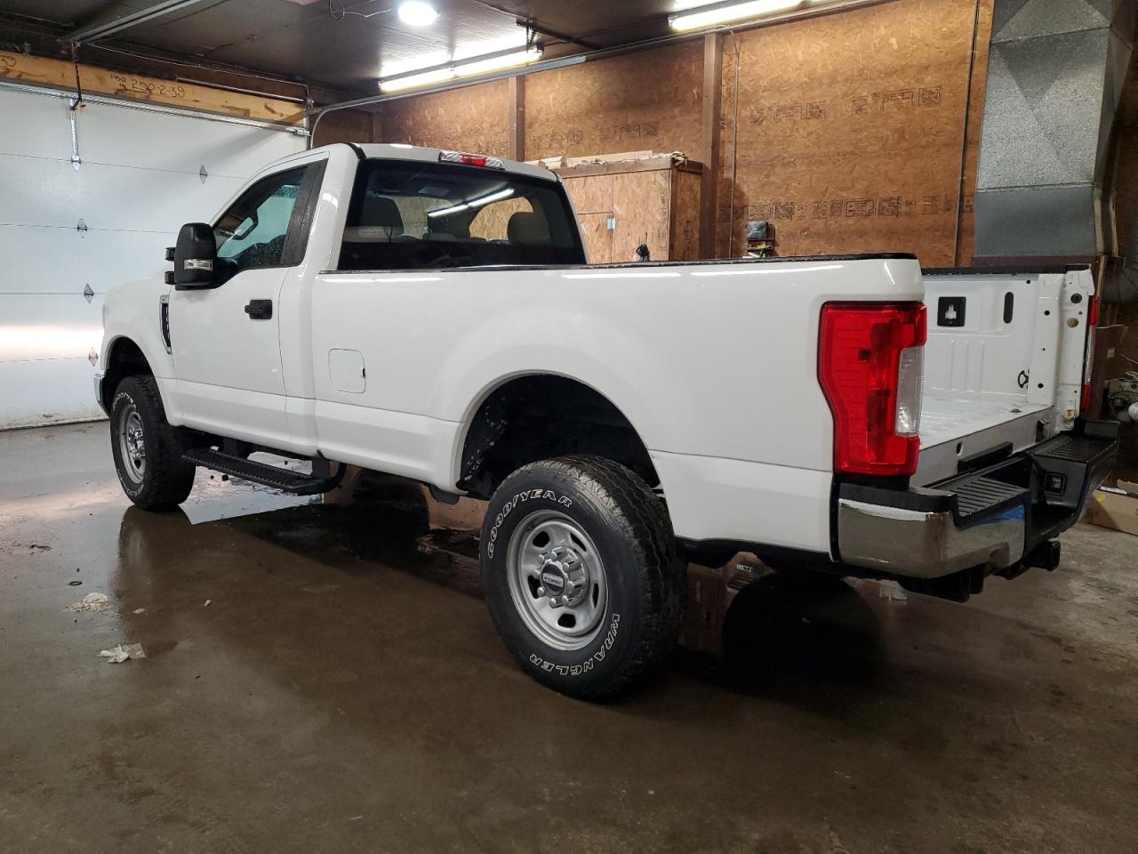 Photo 1 VIN: 1FTRF3B60HEC75262 - FORD F350 