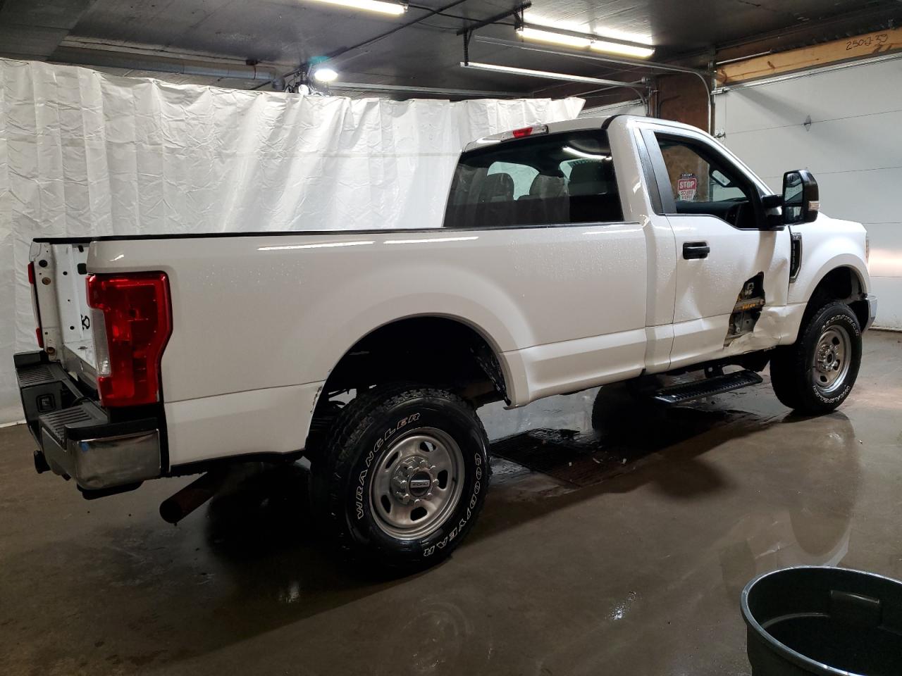 Photo 2 VIN: 1FTRF3B60HEC75262 - FORD F350 