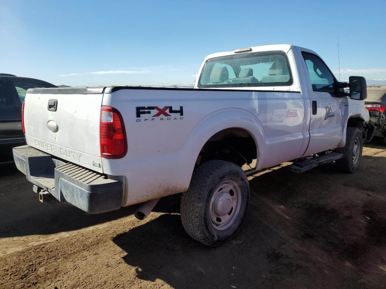 Photo 2 VIN: 1FTRF3B6XBEC58105 - FORD F350 