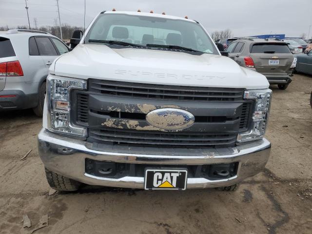 Photo 4 VIN: 1FTRF3B6XKEG57726 - FORD F350 SUPER 