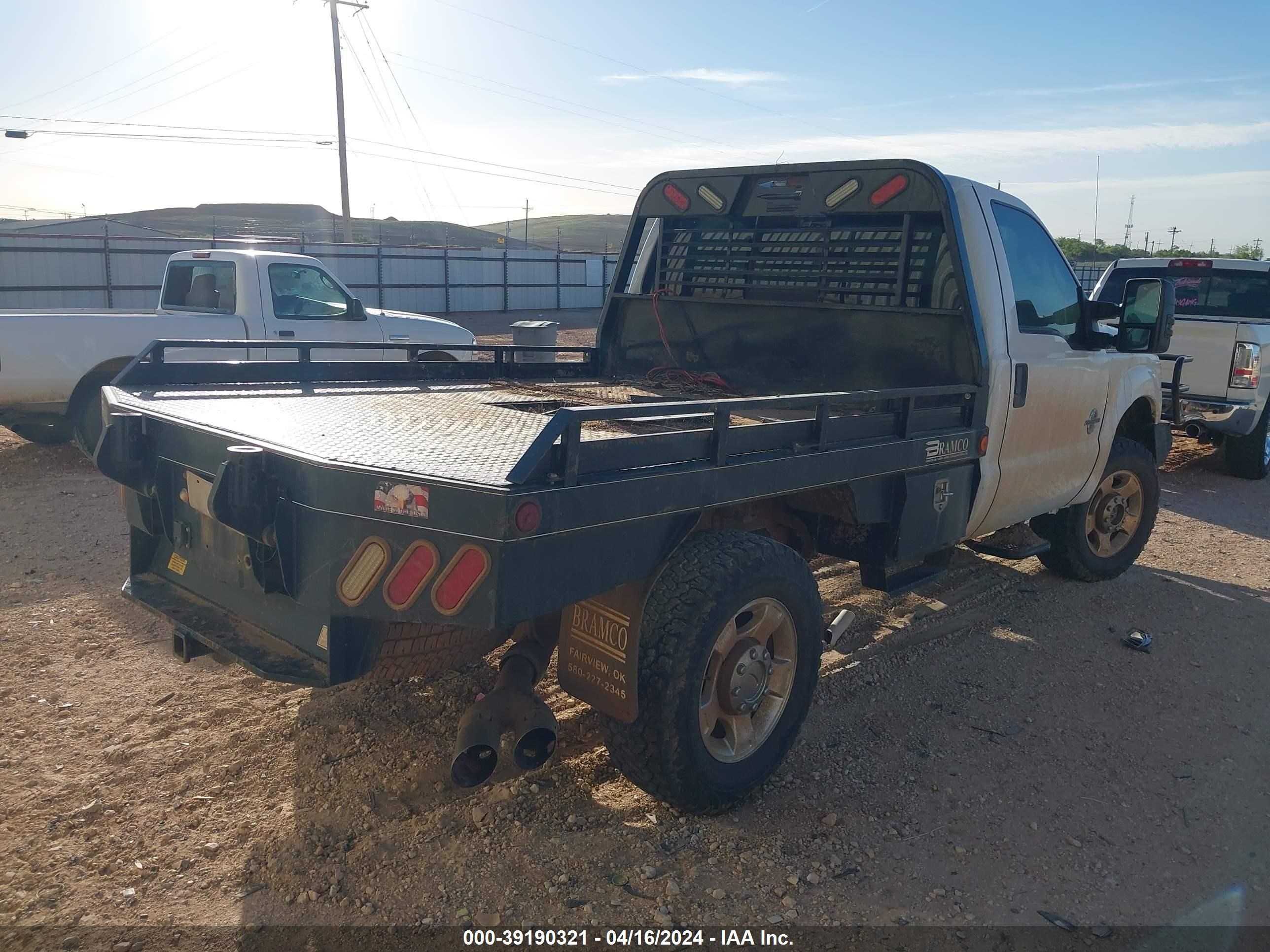 Photo 3 VIN: 1FTRF3BT6DEA91654 - FORD F350 