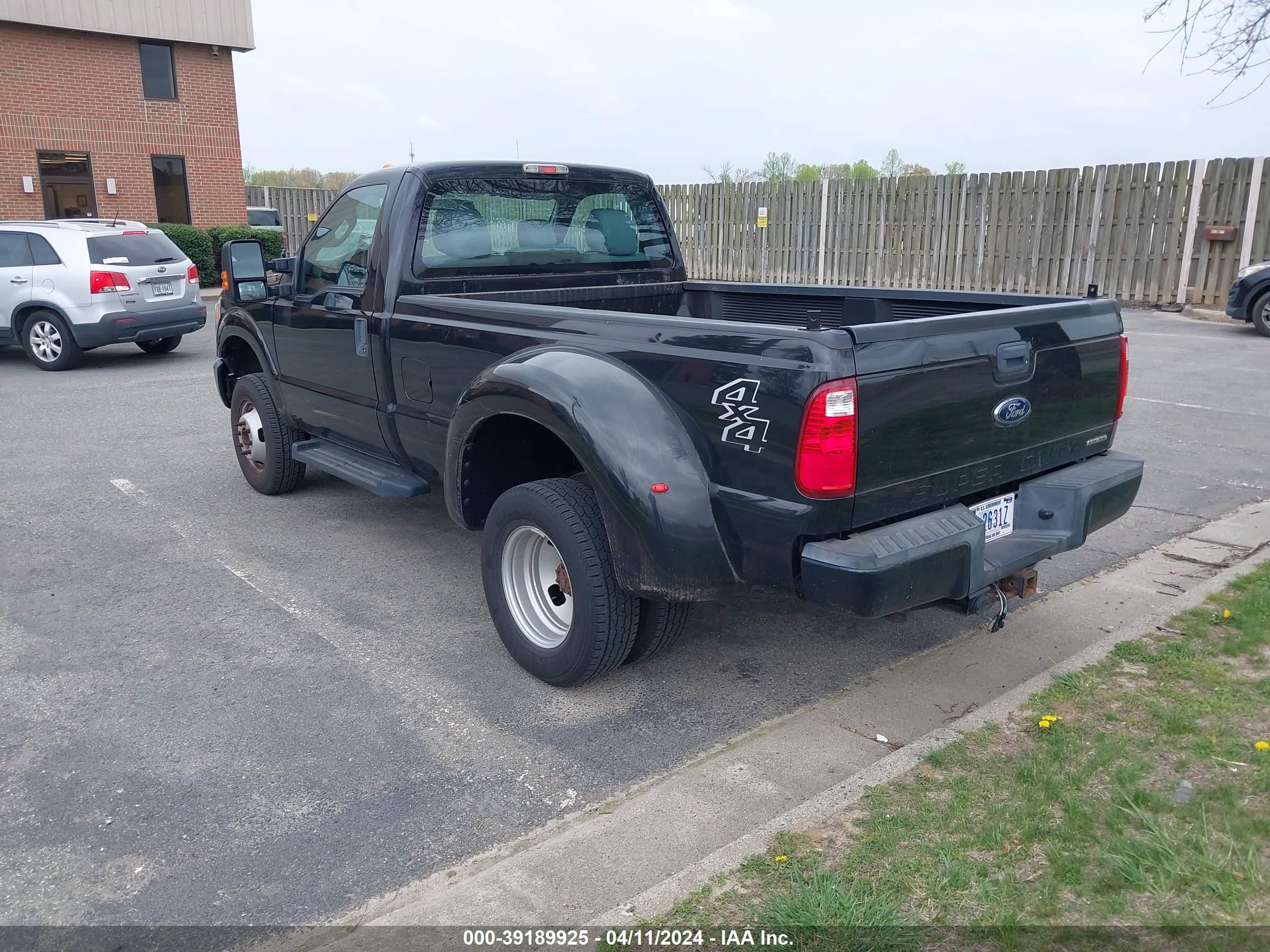 Photo 2 VIN: 1FTRF3D62FEB62472 - FORD F350 