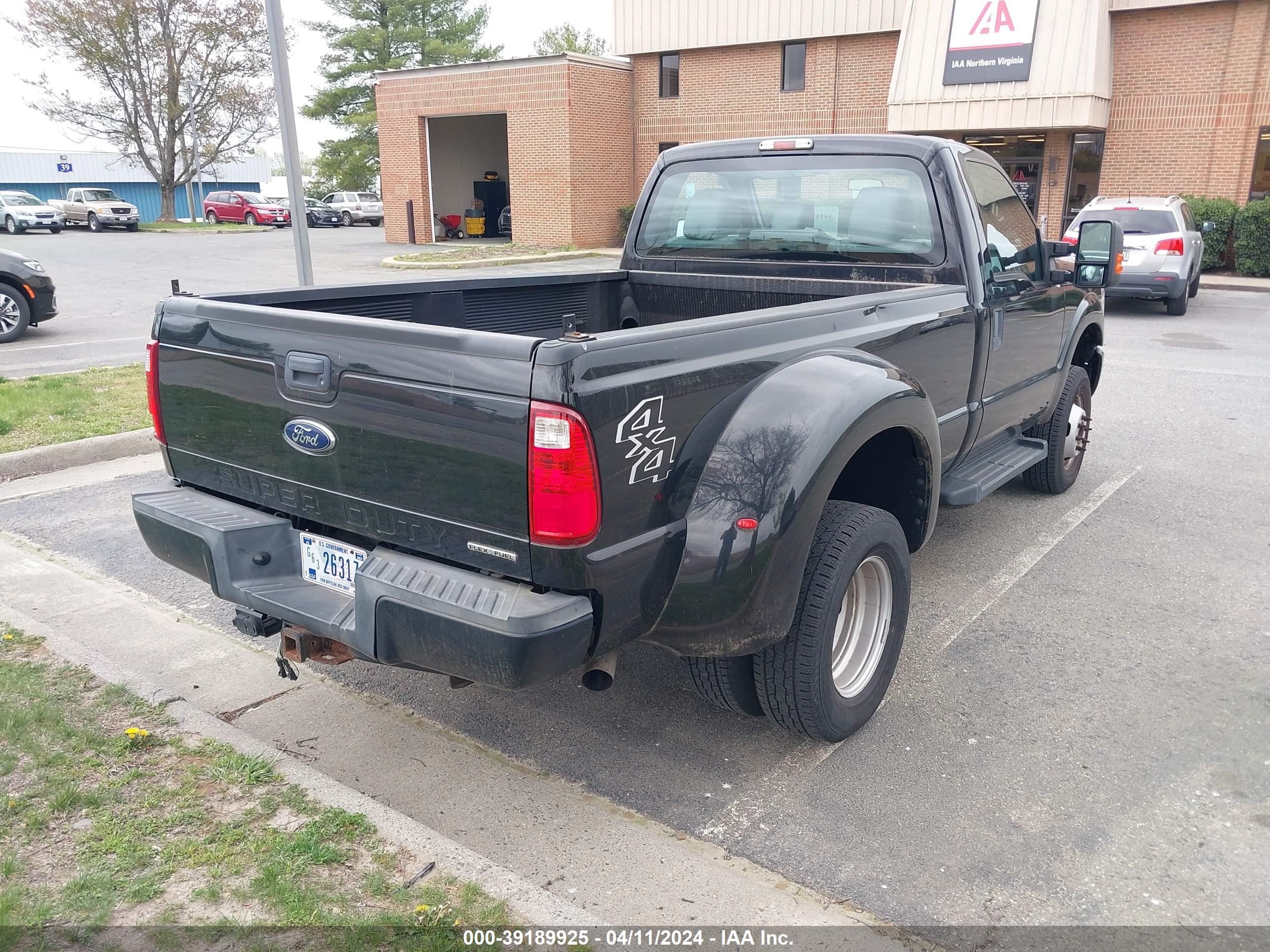 Photo 3 VIN: 1FTRF3D62FEB62472 - FORD F350 