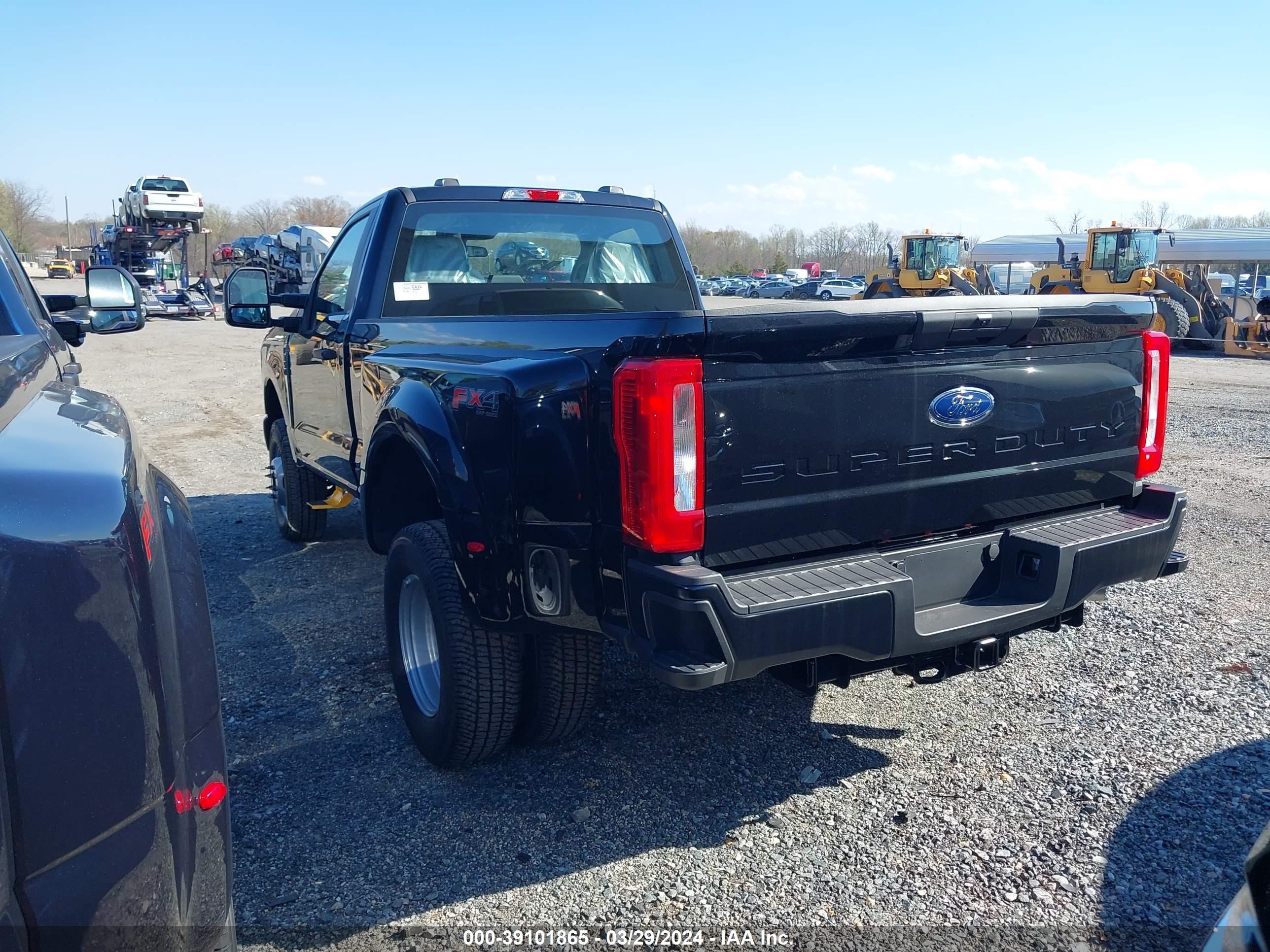 Photo 2 VIN: 1FTRF3DA5RED31912 - FORD F350 