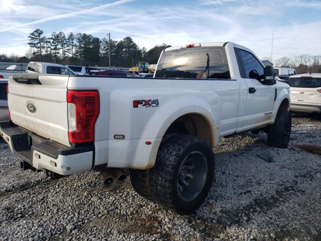 Photo 2 VIN: 1FTRF3DT9JEB35526 - FORD F350 