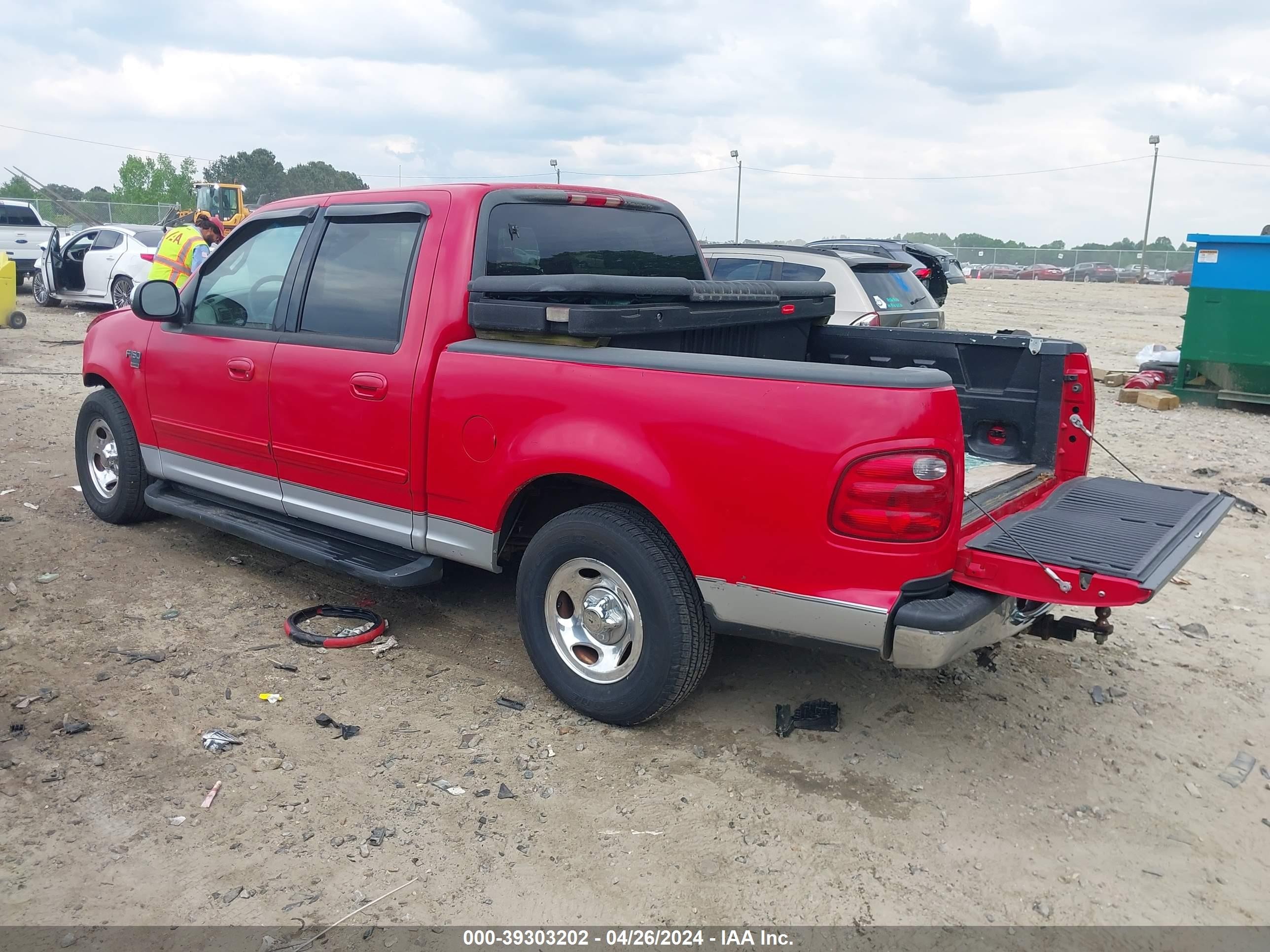 Photo 2 VIN: 1FTRW07642KA90020 - FORD F-150 