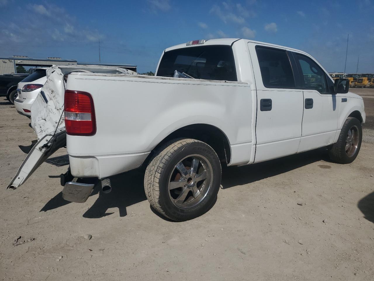 Photo 2 VIN: 1FTRW12W28FA77622 - FORD F-150 