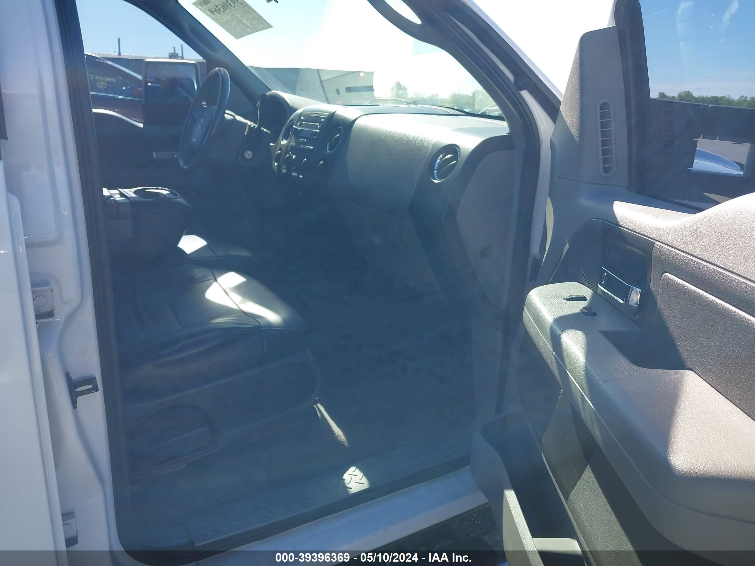 Photo 4 VIN: 1FTRW14W88FA57954 - FORD F-150 