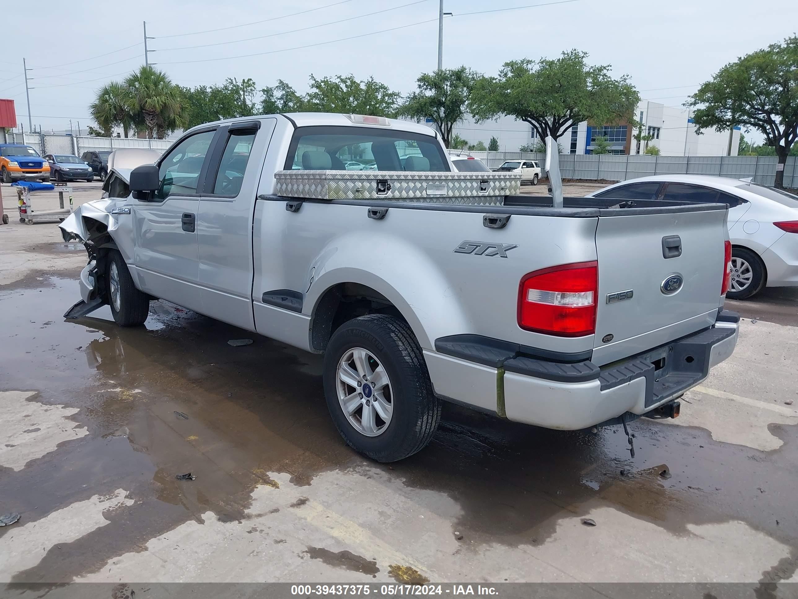 Photo 2 VIN: 1FTRX02W55KE70850 - FORD F-150 