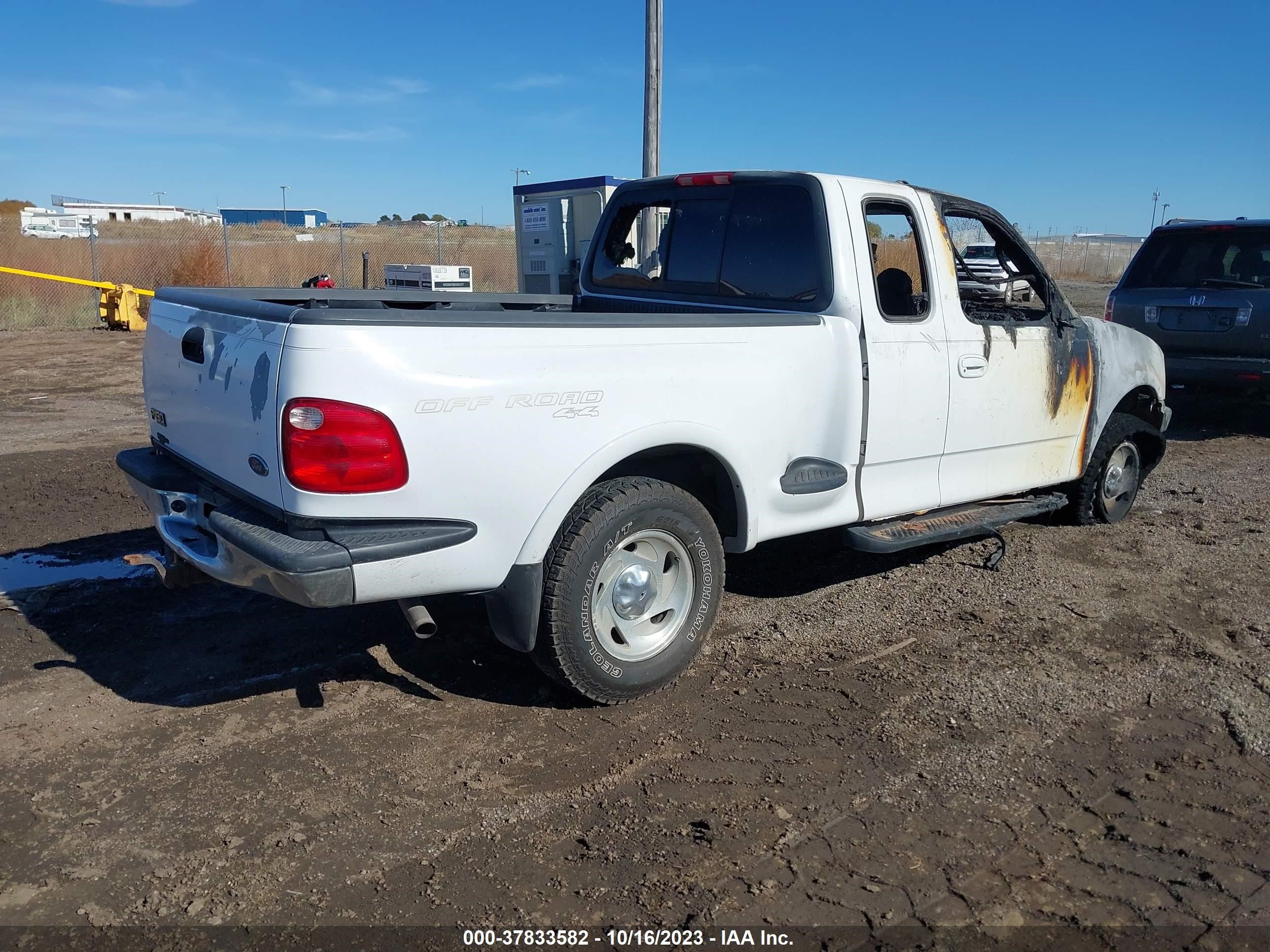 Photo 3 VIN: 1FTRX08L81KA28796 - FORD F-150 