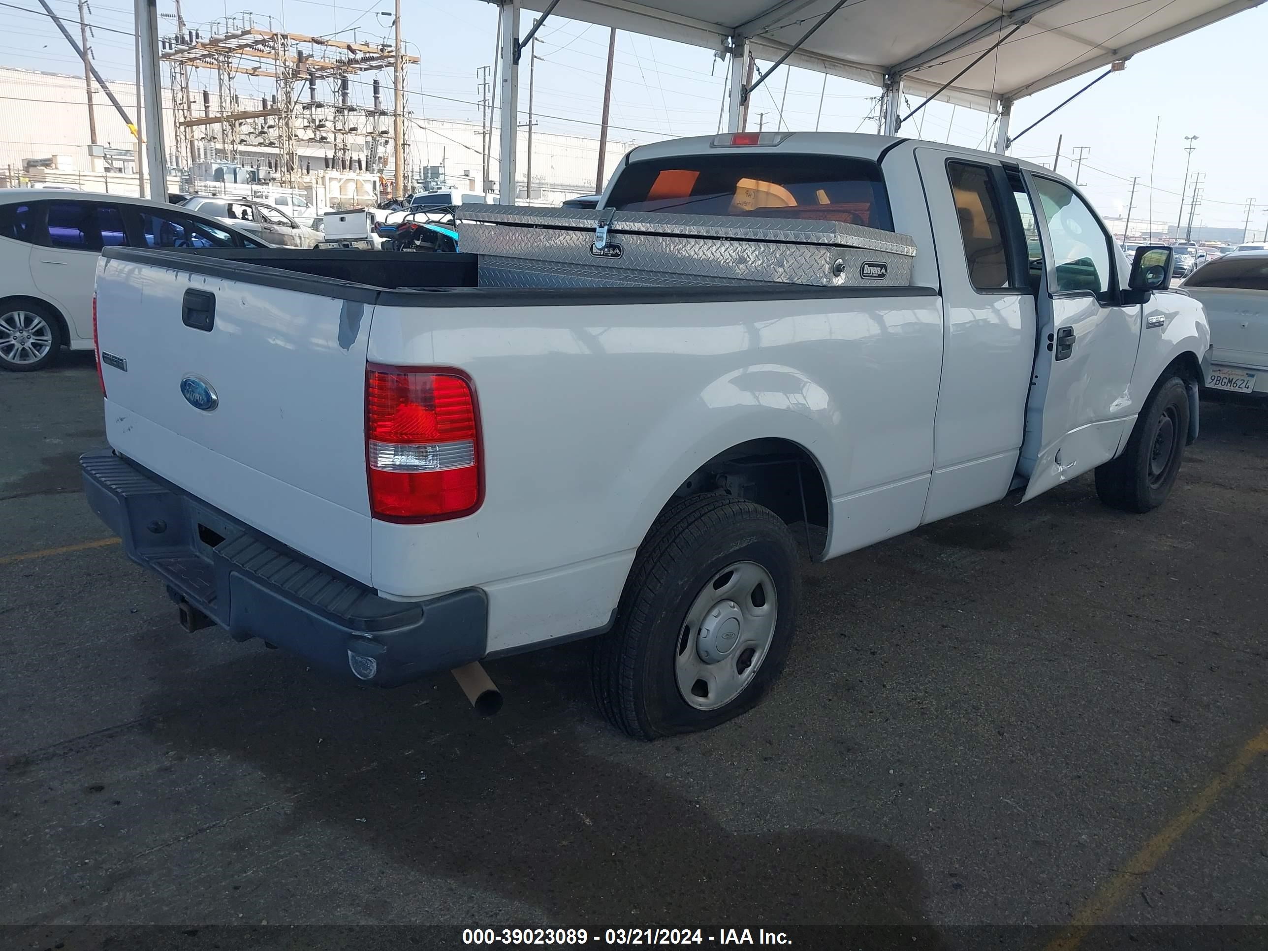 Photo 3 VIN: 1FTRX12W28KC75928 - FORD F-150 