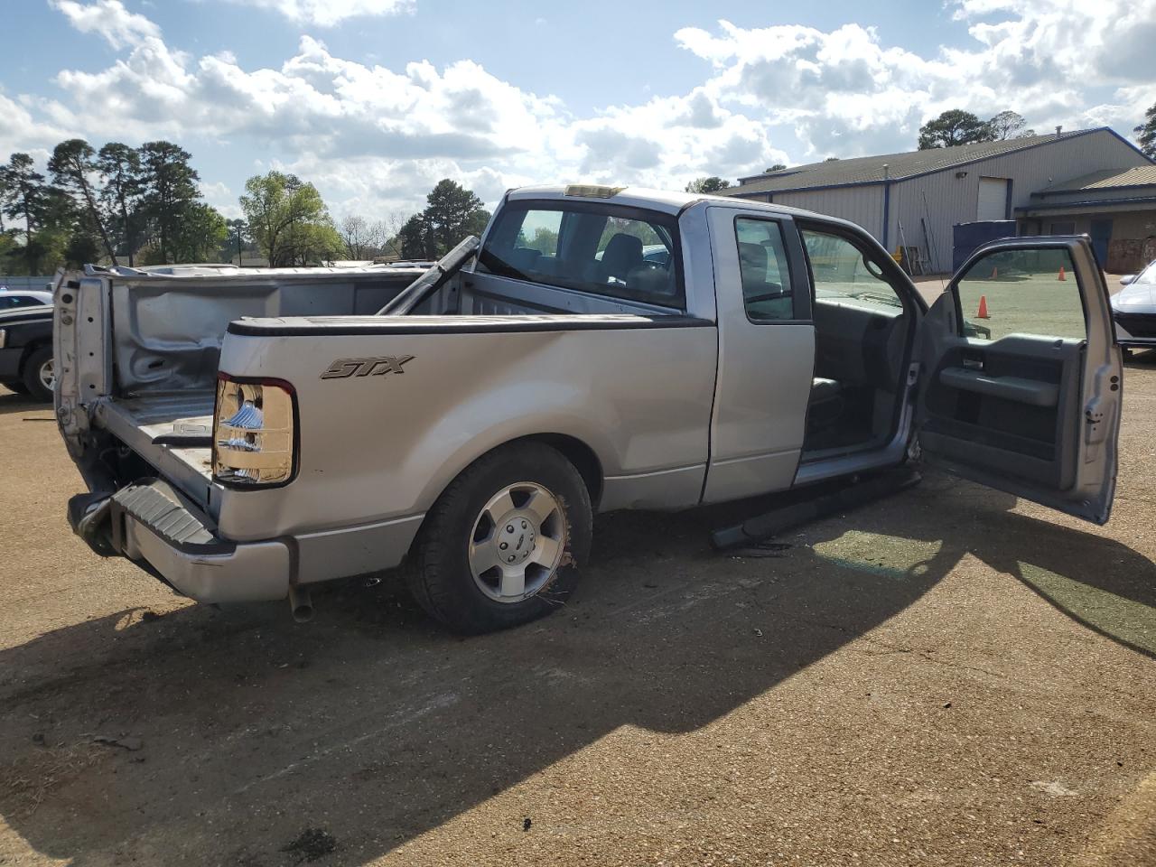 Photo 2 VIN: 1FTRX12W56NA84872 - FORD F-150 