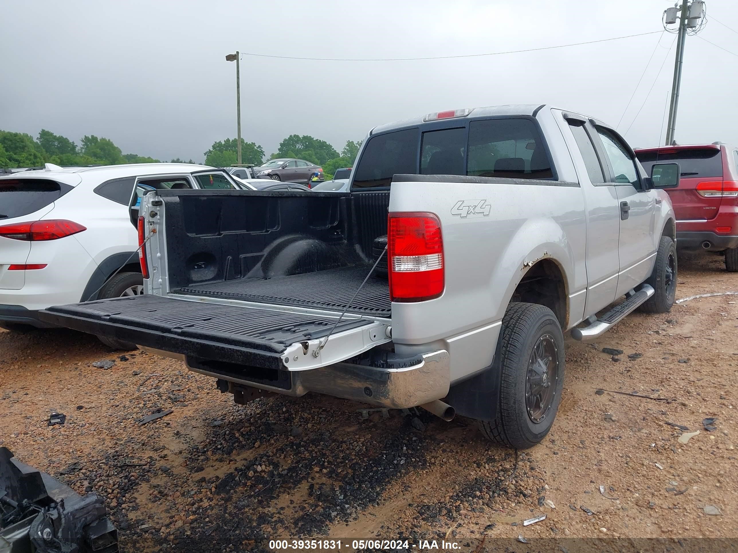 Photo 3 VIN: 1FTRX14W25FA46439 - FORD F-150 