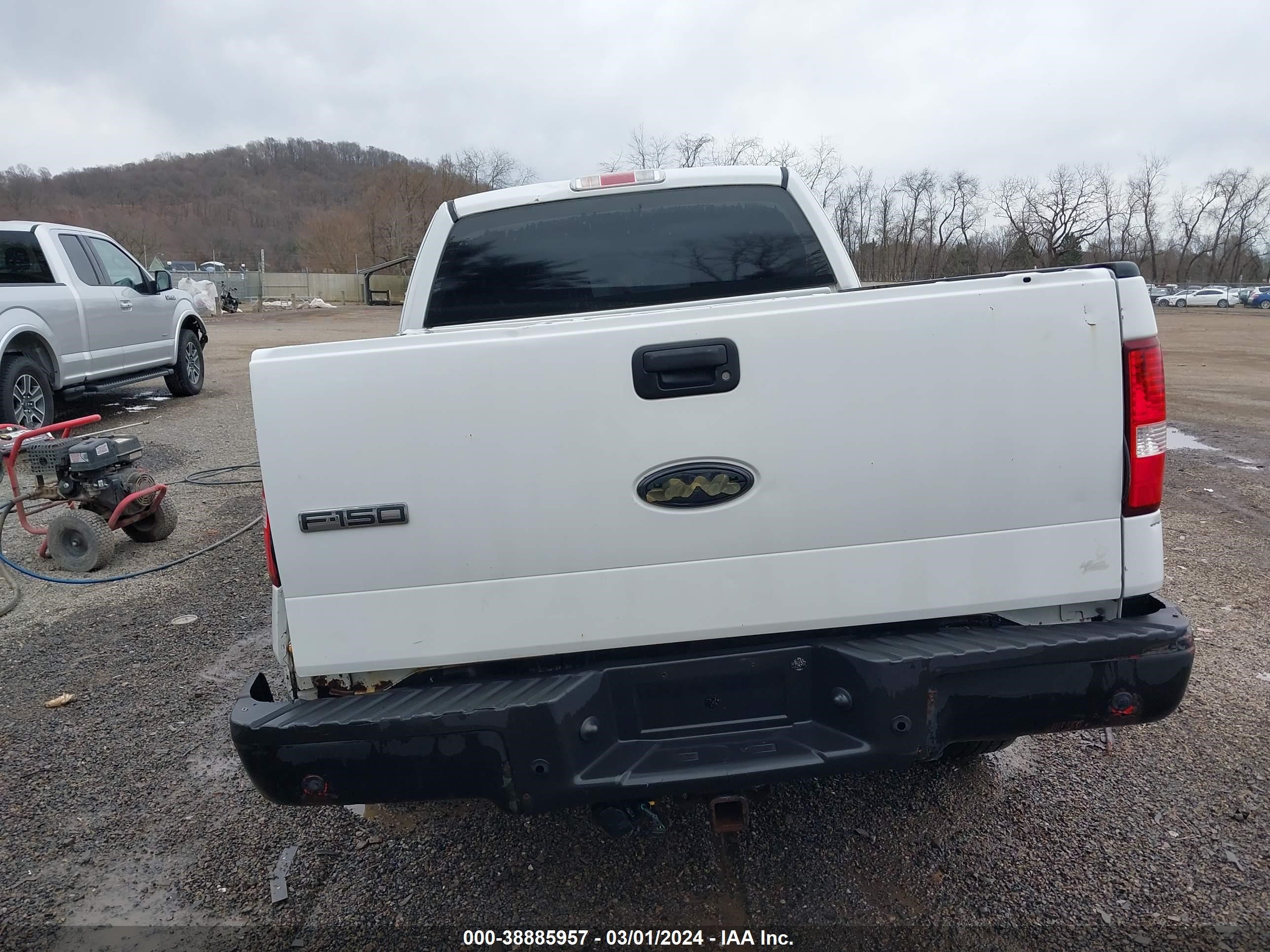 Photo 16 VIN: 1FTRX14W48FB99019 - FORD F-150 