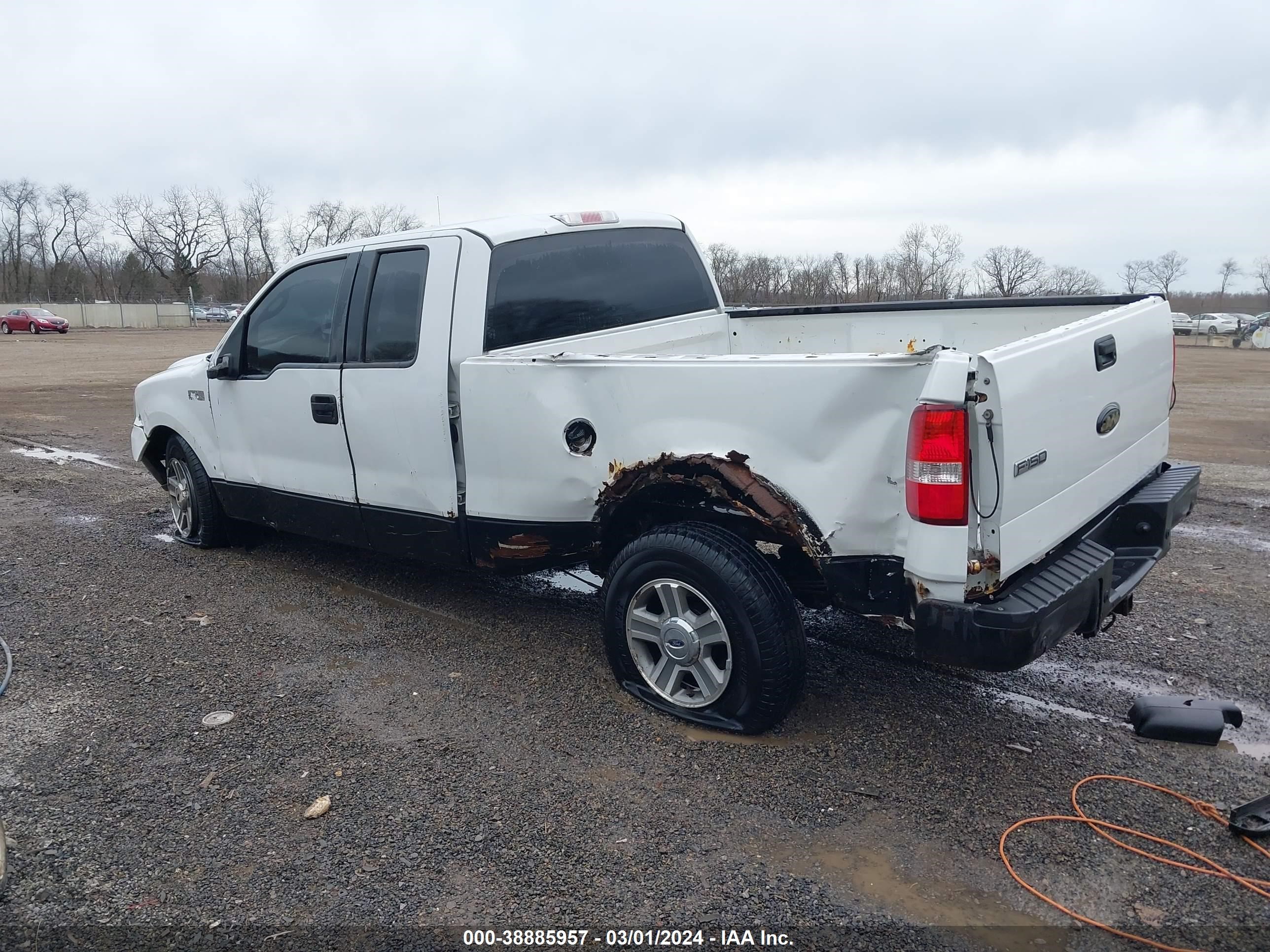 Photo 2 VIN: 1FTRX14W48FB99019 - FORD F-150 