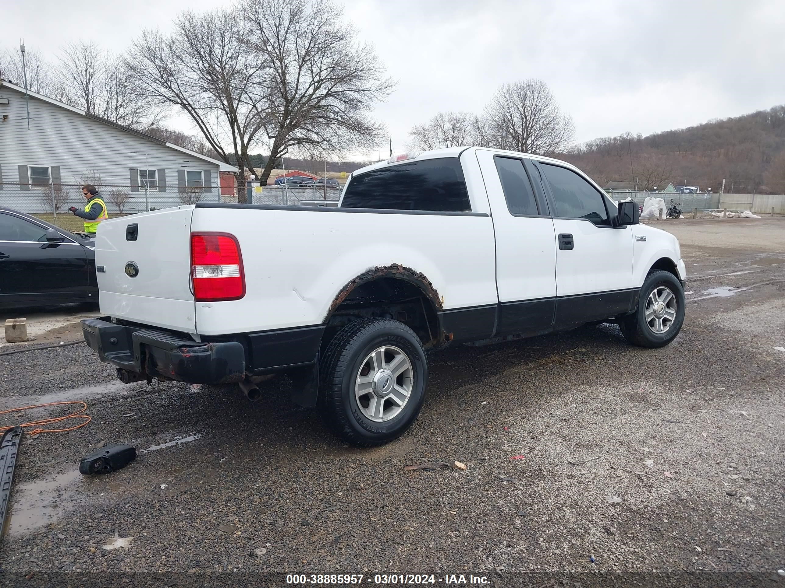 Photo 3 VIN: 1FTRX14W48FB99019 - FORD F-150 