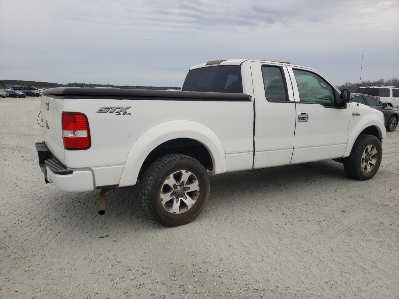 Photo 2 VIN: 1FTRX14W75NA69298 - FORD F-150 