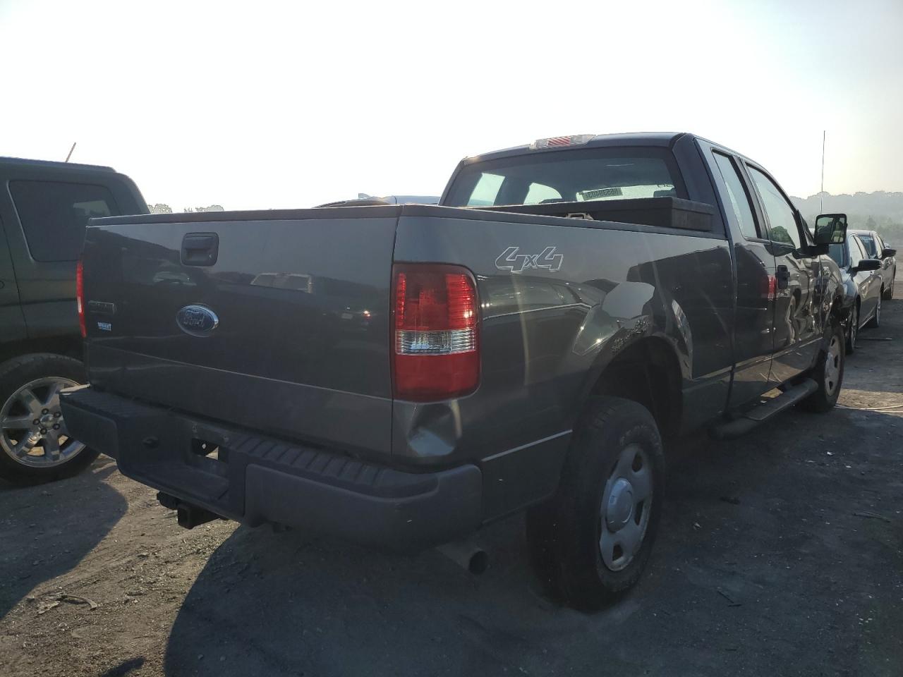 Photo 2 VIN: 1FTRX14W98FA43364 - FORD F-150 