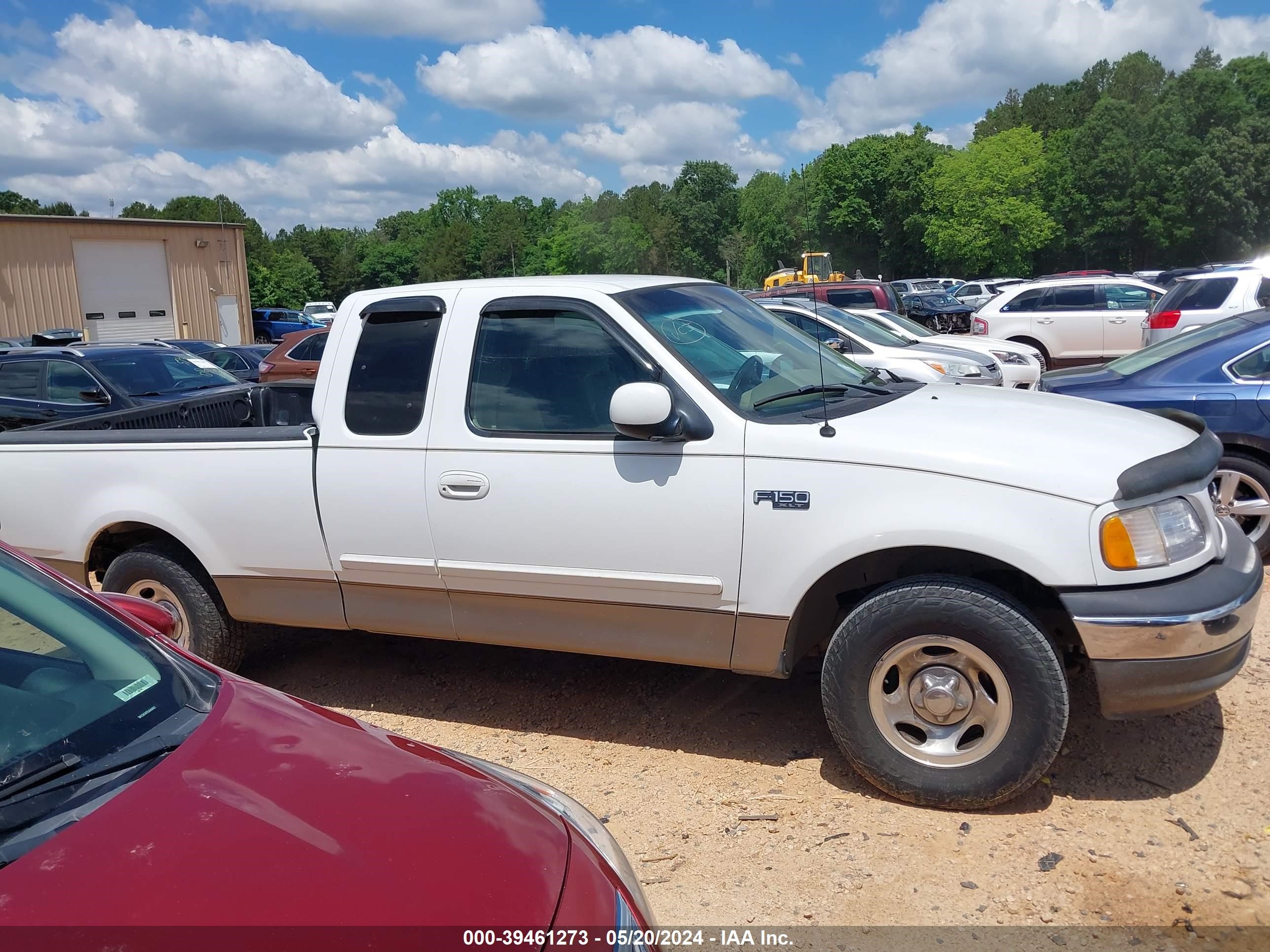 Photo 11 VIN: 1FTRX17202NA45090 - FORD F-150 