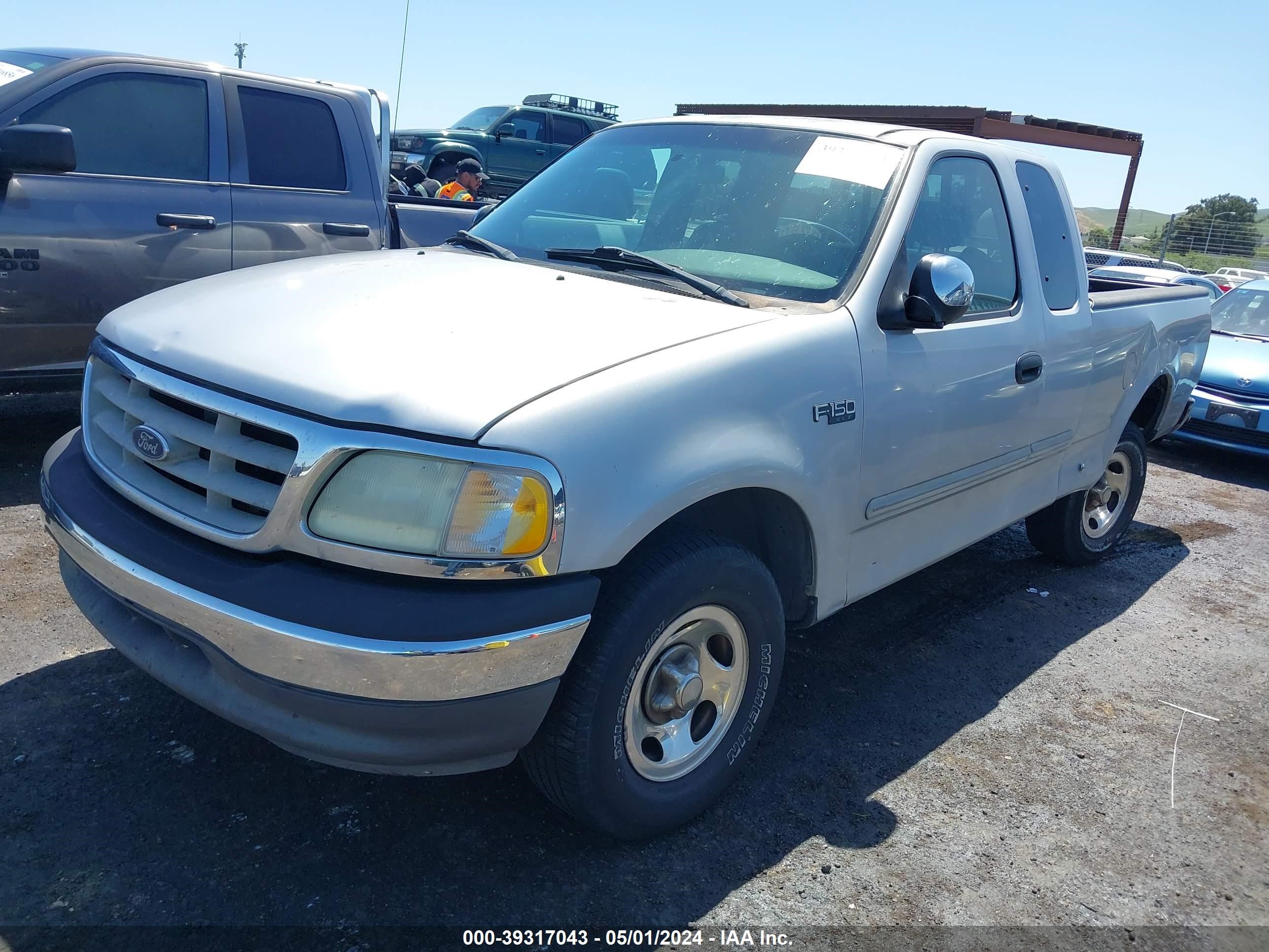 Photo 1 VIN: 1FTRX17212NA31361 - FORD F-150 