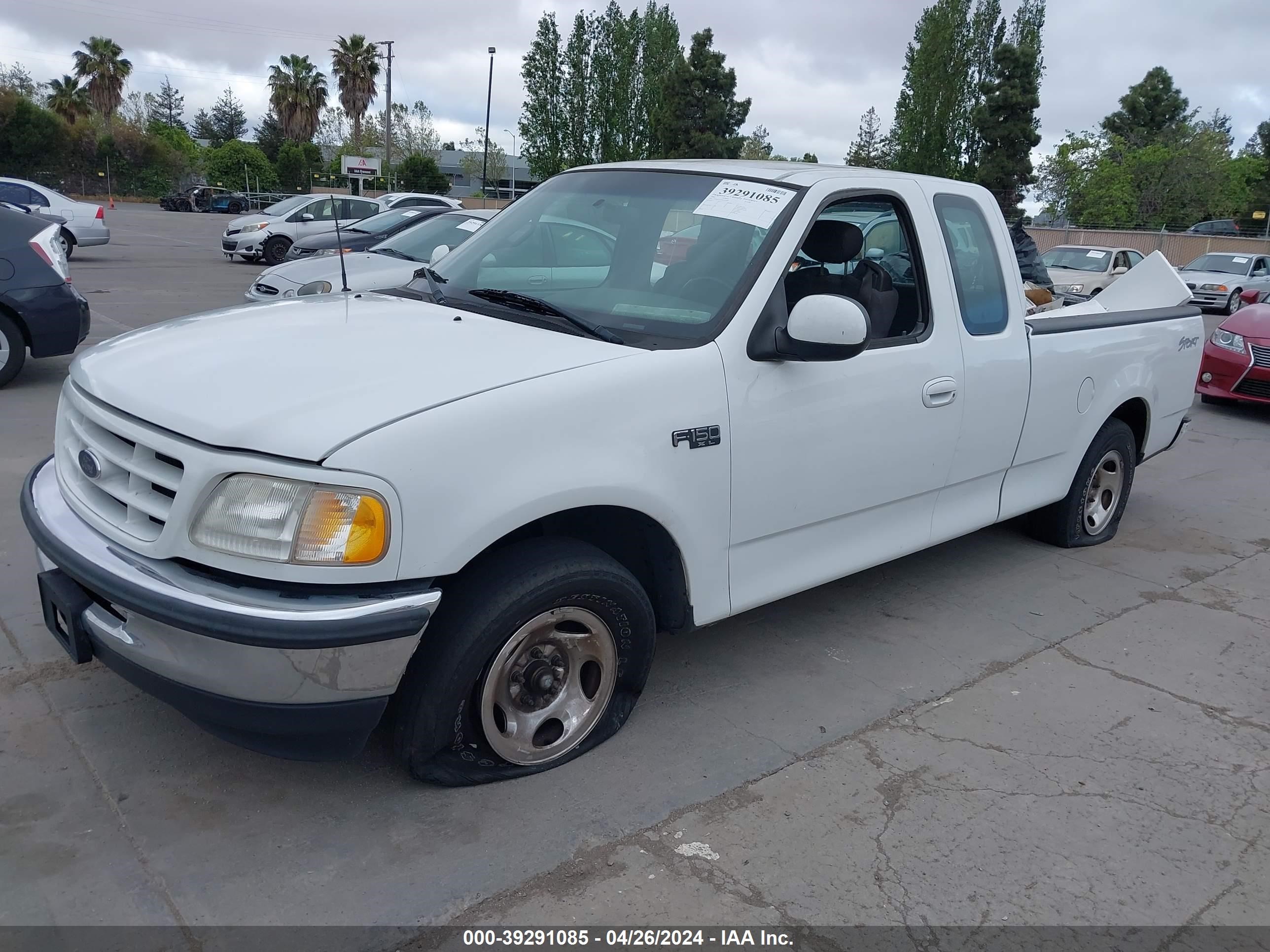 Photo 1 VIN: 1FTRX17252NA51869 - FORD F-150 