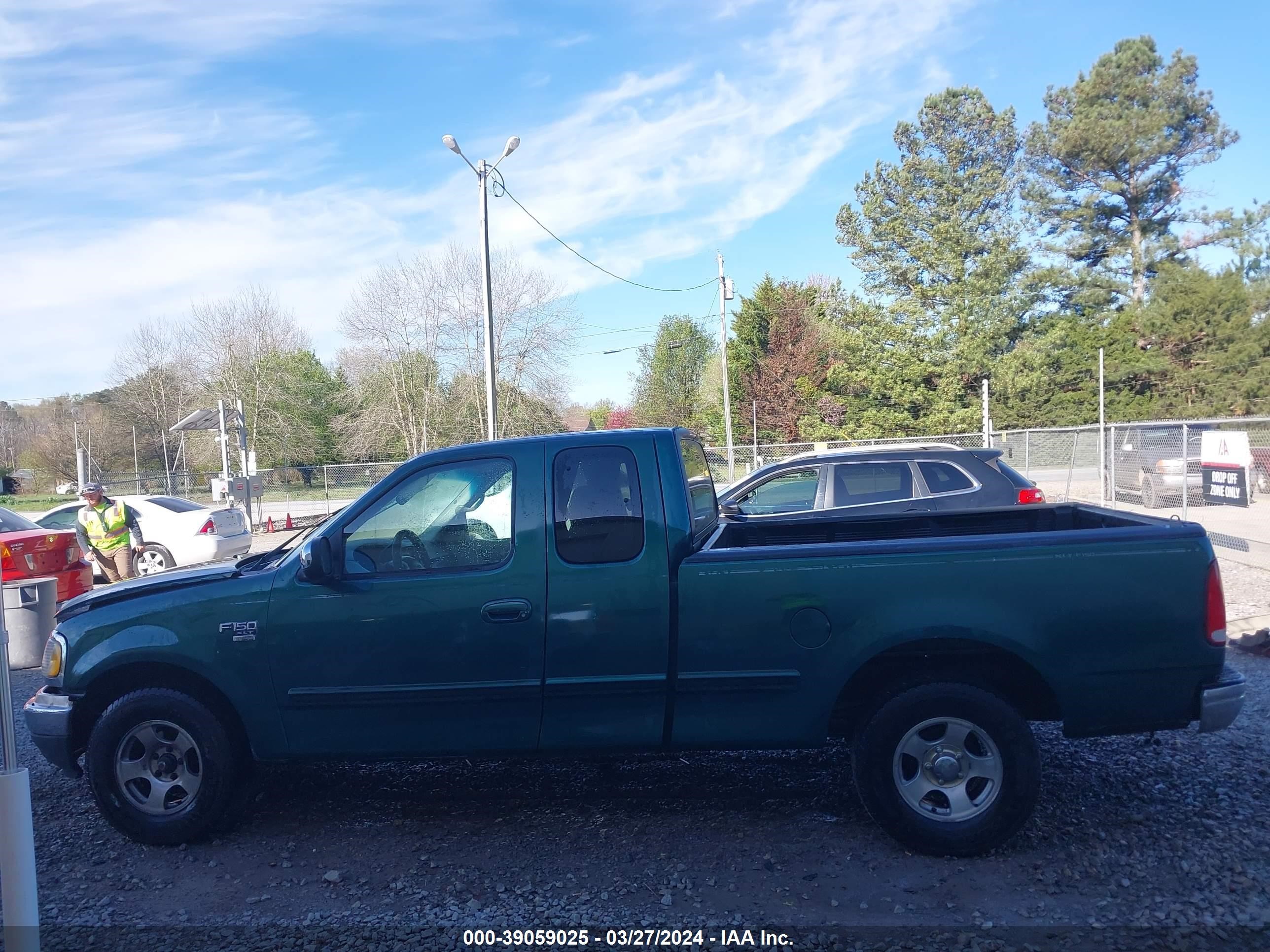 Photo 13 VIN: 1FTRX17L0XNA04815 - FORD F-150 