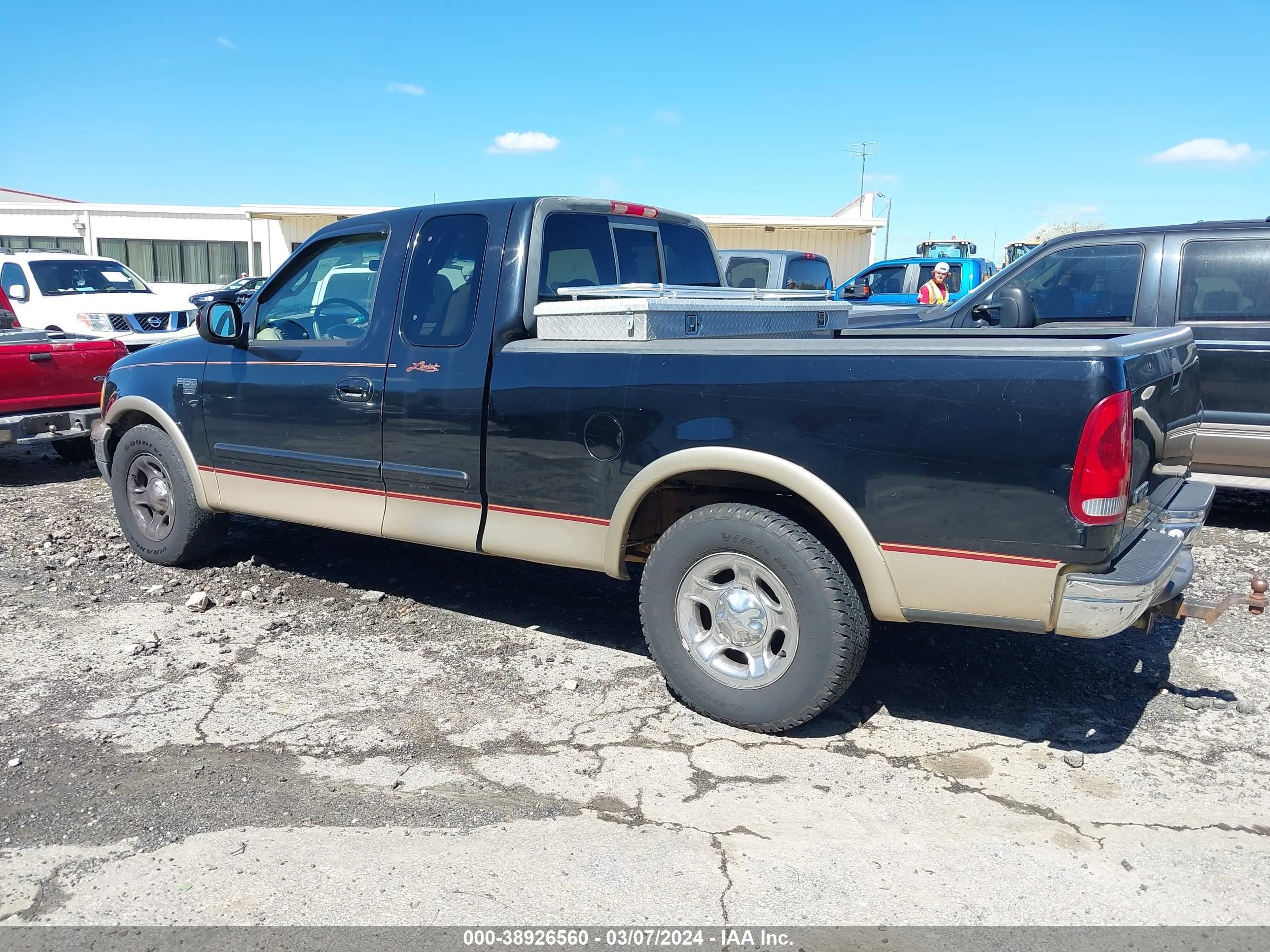 Photo 2 VIN: 1FTRX17L0YNA01642 - FORD F-150 