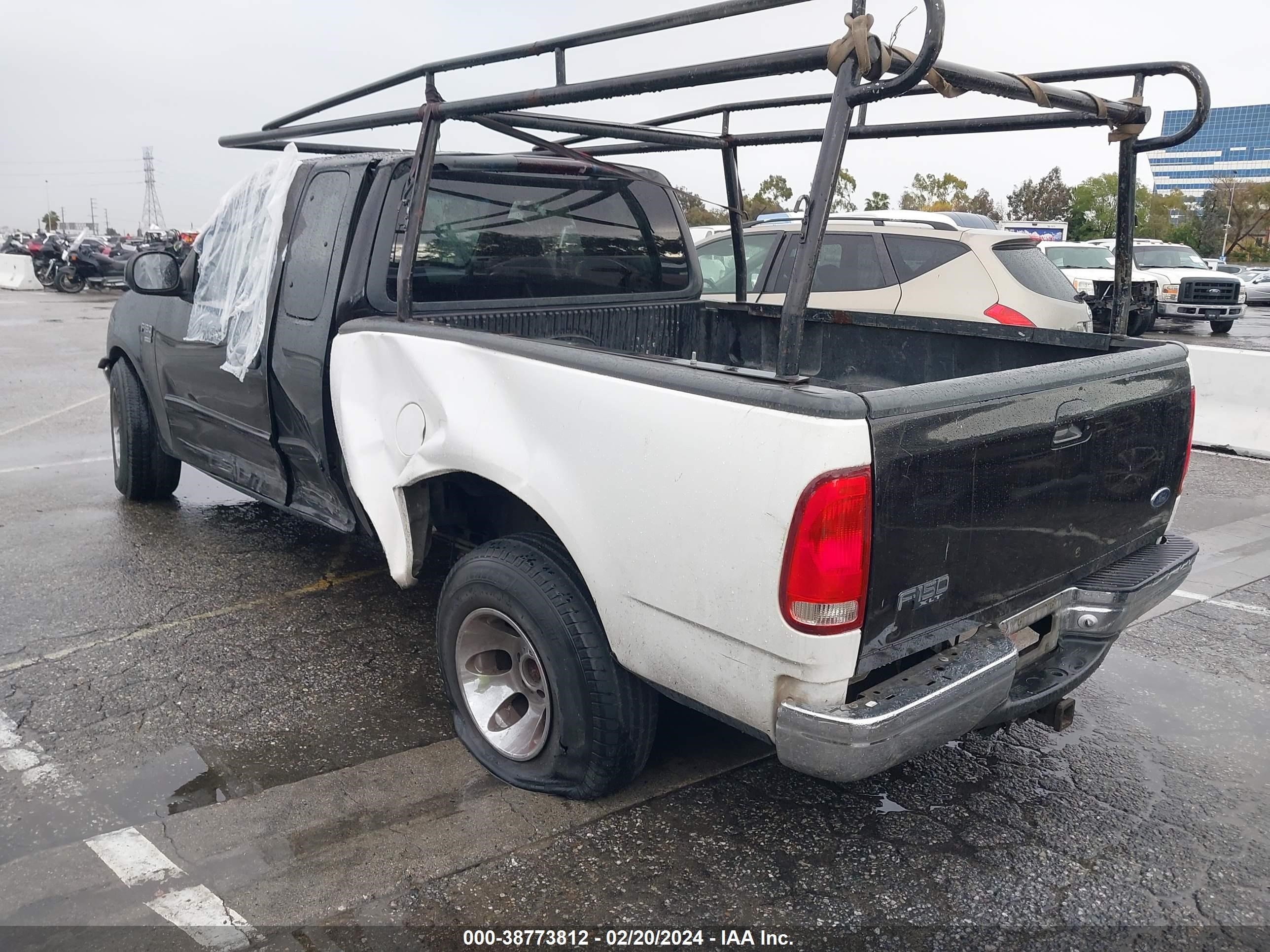 Photo 2 VIN: 1FTRX17L7YKA99358 - FORD F-150 