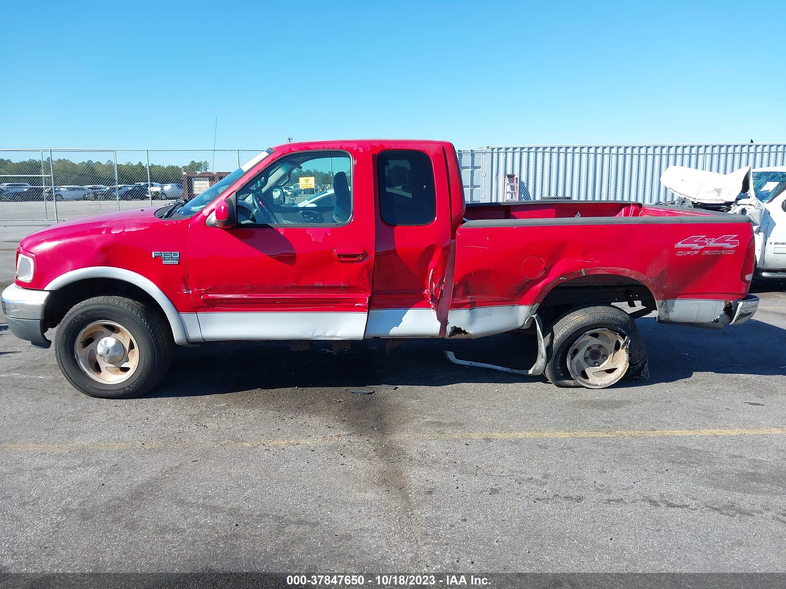 Photo 13 VIN: 1FTRX18L9YNB45608 - FORD F-150 